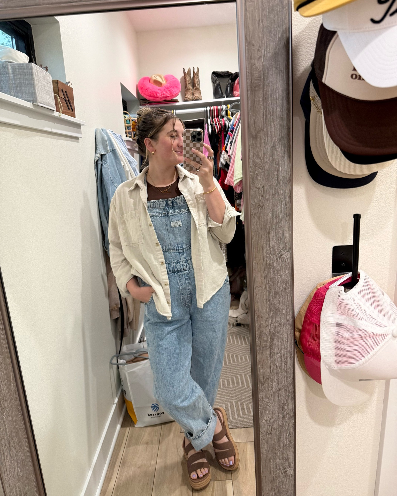 Friday fit! Linked everything for you guys!

#LTKdayinmylife #LTKootd #LTKmomlife