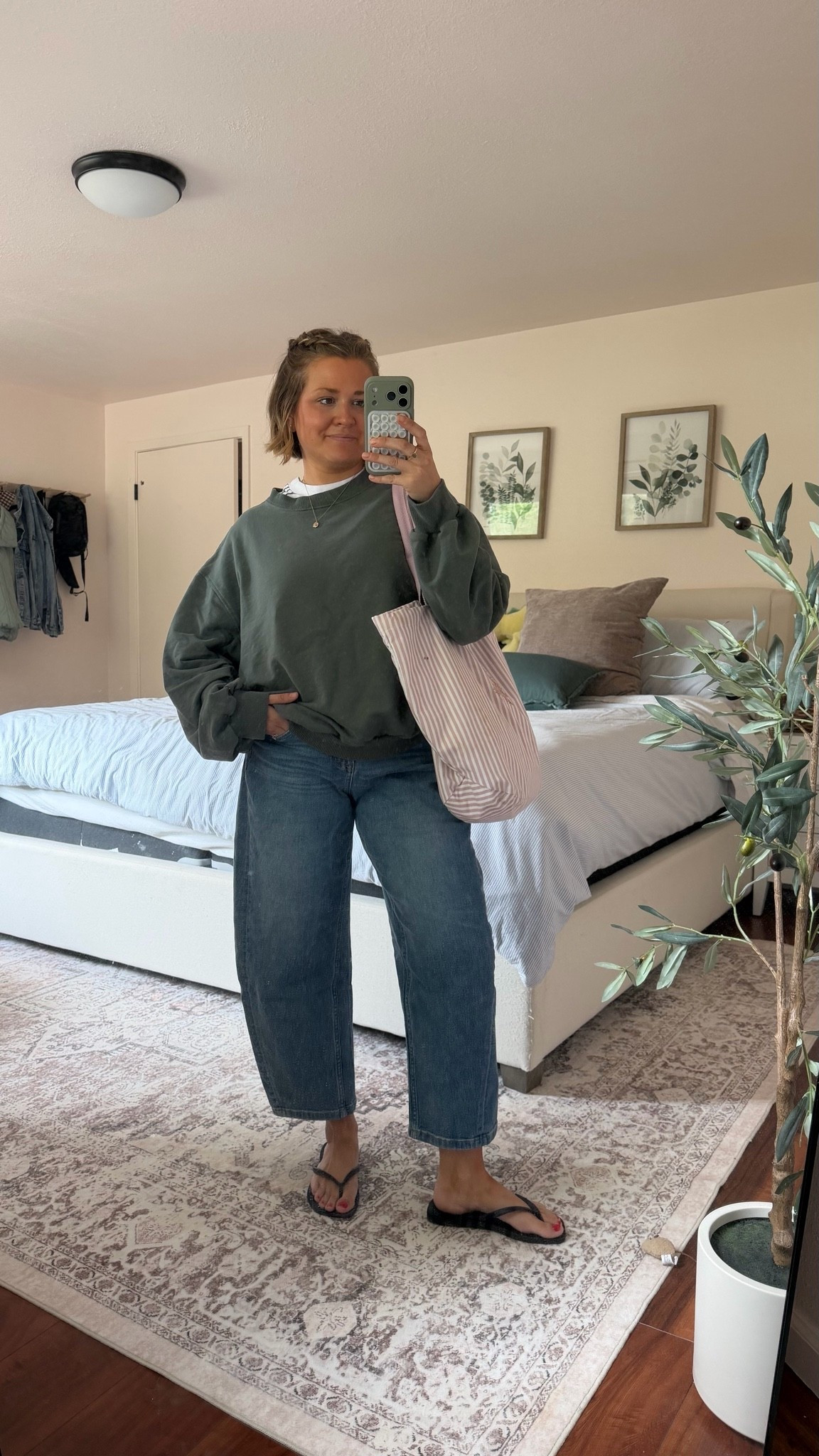casual weekend outfit

pants are VERY comfy and

#LTKmomlife #LTKootd #LTKgrwm