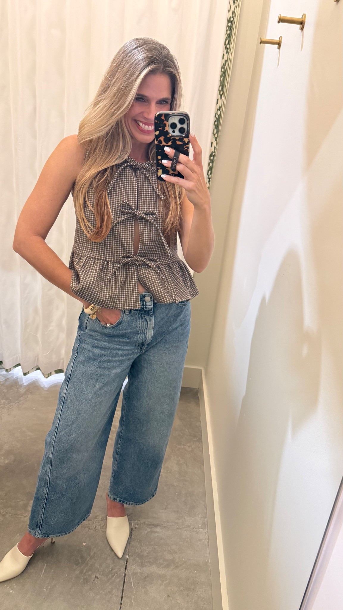 Fall top and jeans, casual Thanksgiving outfit 

#LTKFindsUnder100 #LTKootd #LTKSeasonal