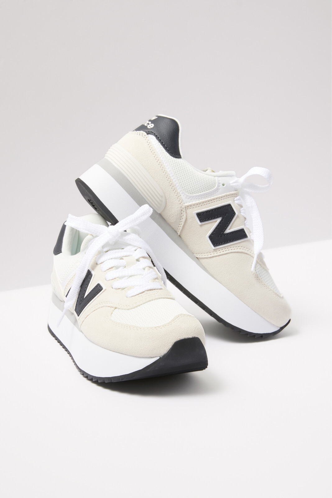 574 + Sneaker | Evereve