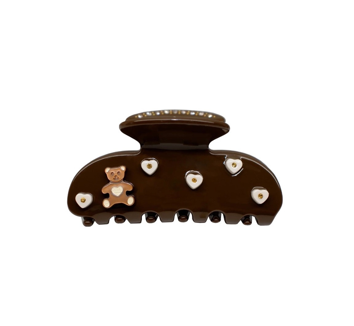 Emi Jay + free shipping! 

I was so sad to see the toasted sugar collection sold out so quick. I had my eye on this sweetheart claw clip with the toasted teddy bear but unfortunately sold out. BUT now back in stock + free shipping!!! Ordered the “toasted bear” so quickly! Here’s your second chance to snag this with no shipping charges! Perfect for gifting season  #clawclip #freeshipping #emijay

#LTKHoliday #LTKGiftGuide #LTKFindsUnder50