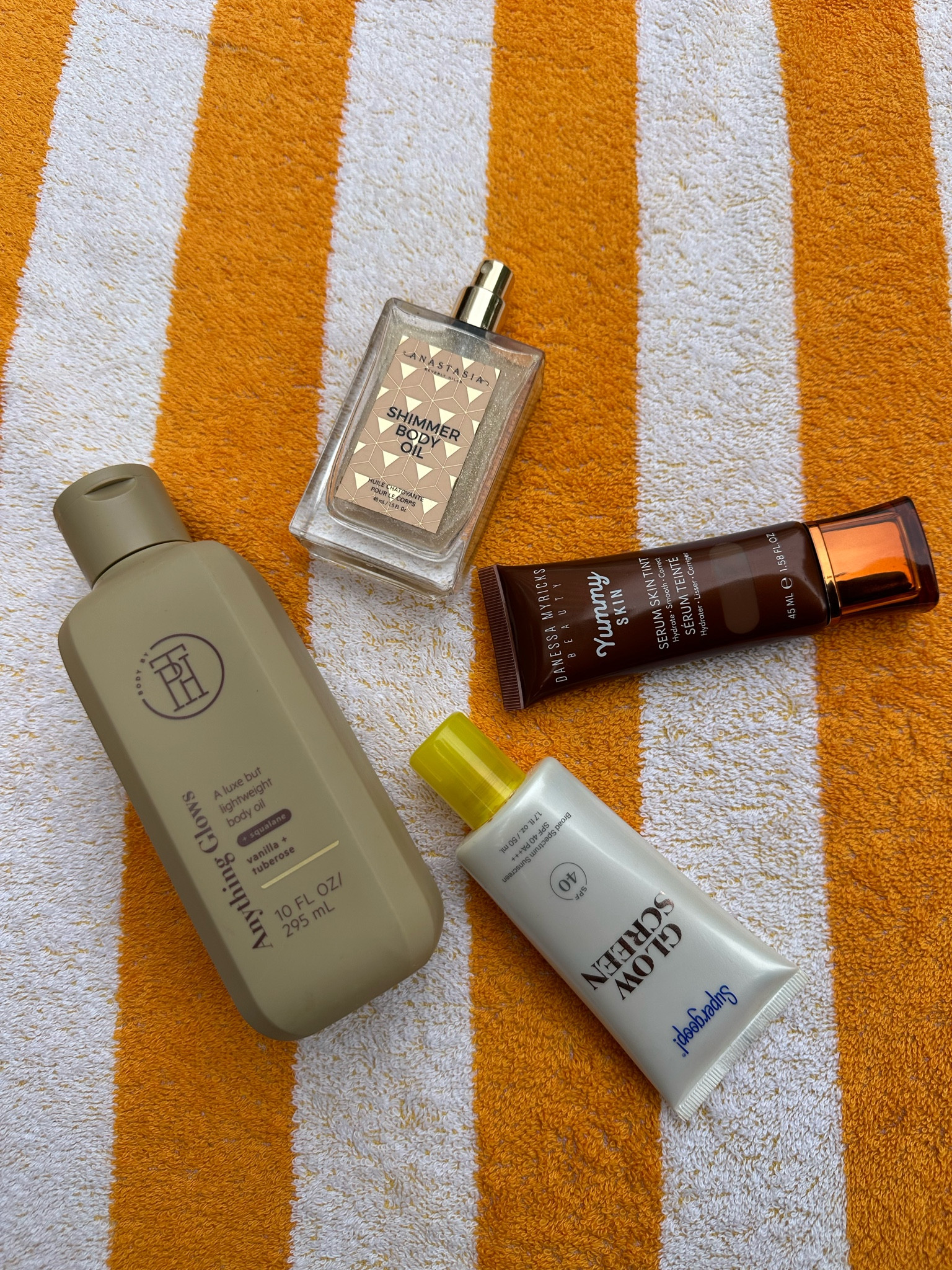 The perfect skincare essentials for a pool day 🫶🏾