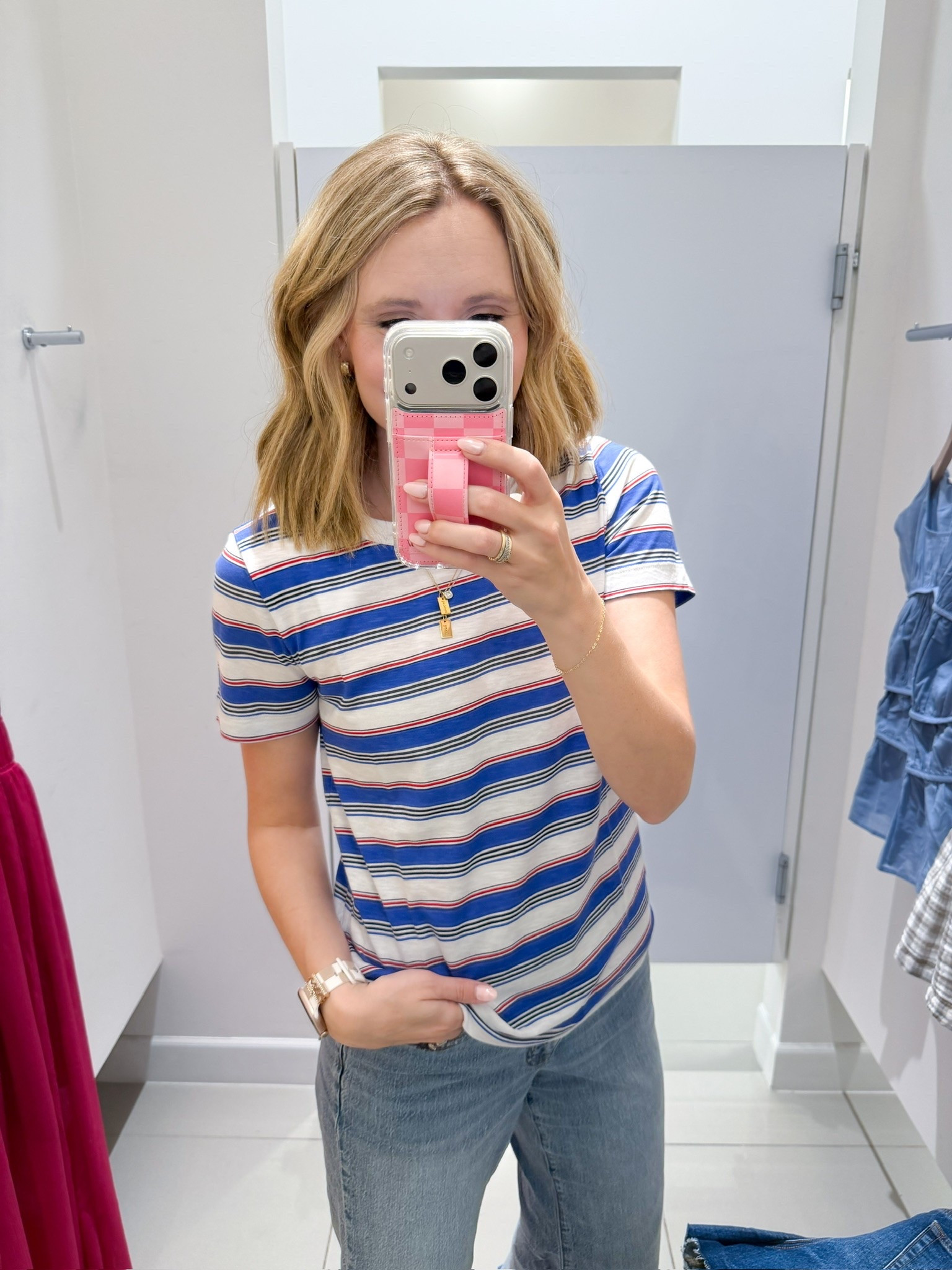 Always in need for a great Tee.
This Loft everyday crew with side slits is a great choice. Nice stripe pattern.

//
Stripe T-Shirt 
Stripe tee
Tee shirt
Short sleeve tee

#LTKmomlife #LTKdayinmylife #LTKootd