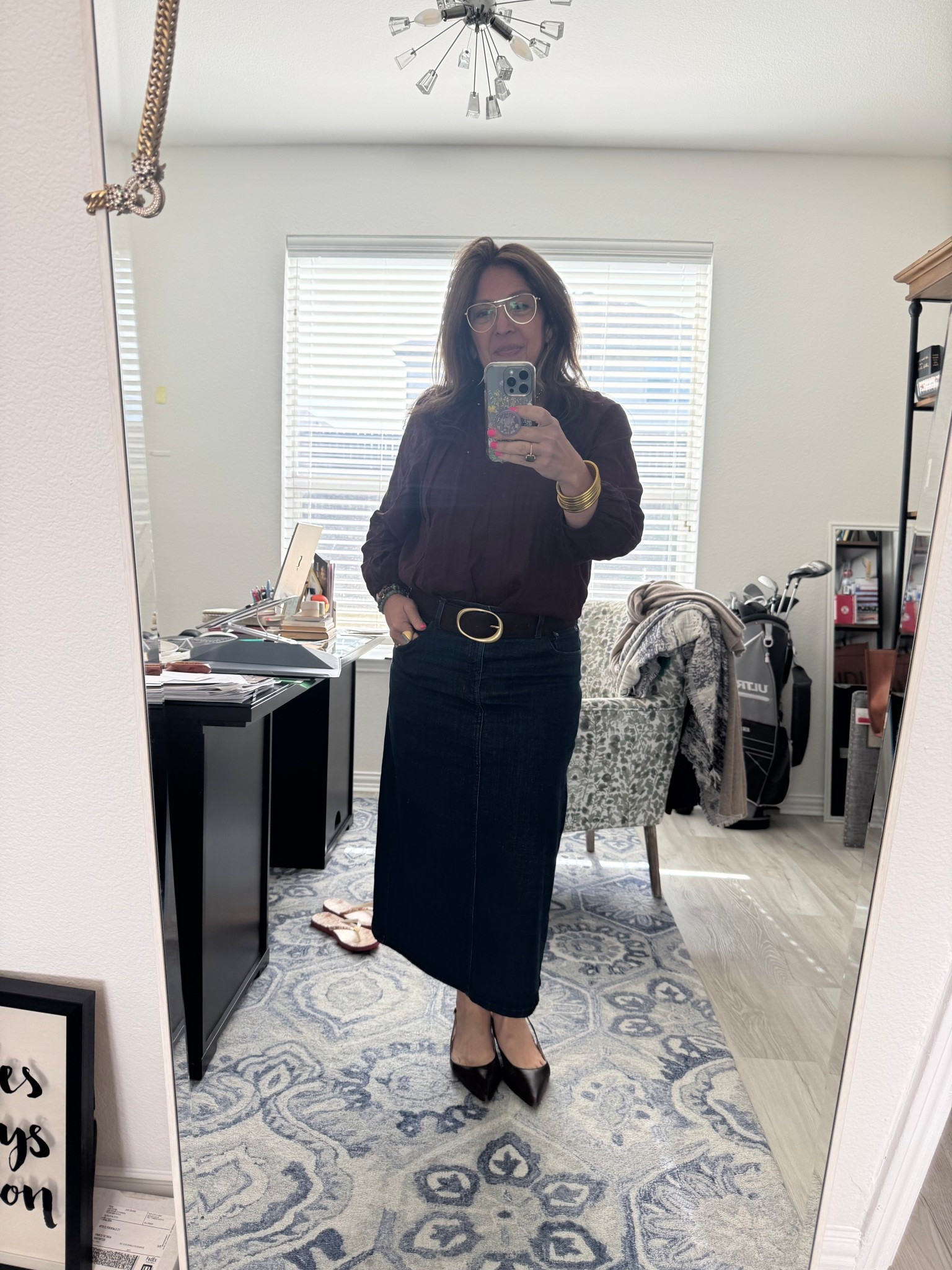 I had to be out the door at 6:15 am this morning and I needed easy. 
This blouse from Tuckerbuck is easy and comfortable and I always feel put together in it. 
Perfect for work or weekend  


#LTKgrwm #LTKootd #LTKWorkwear