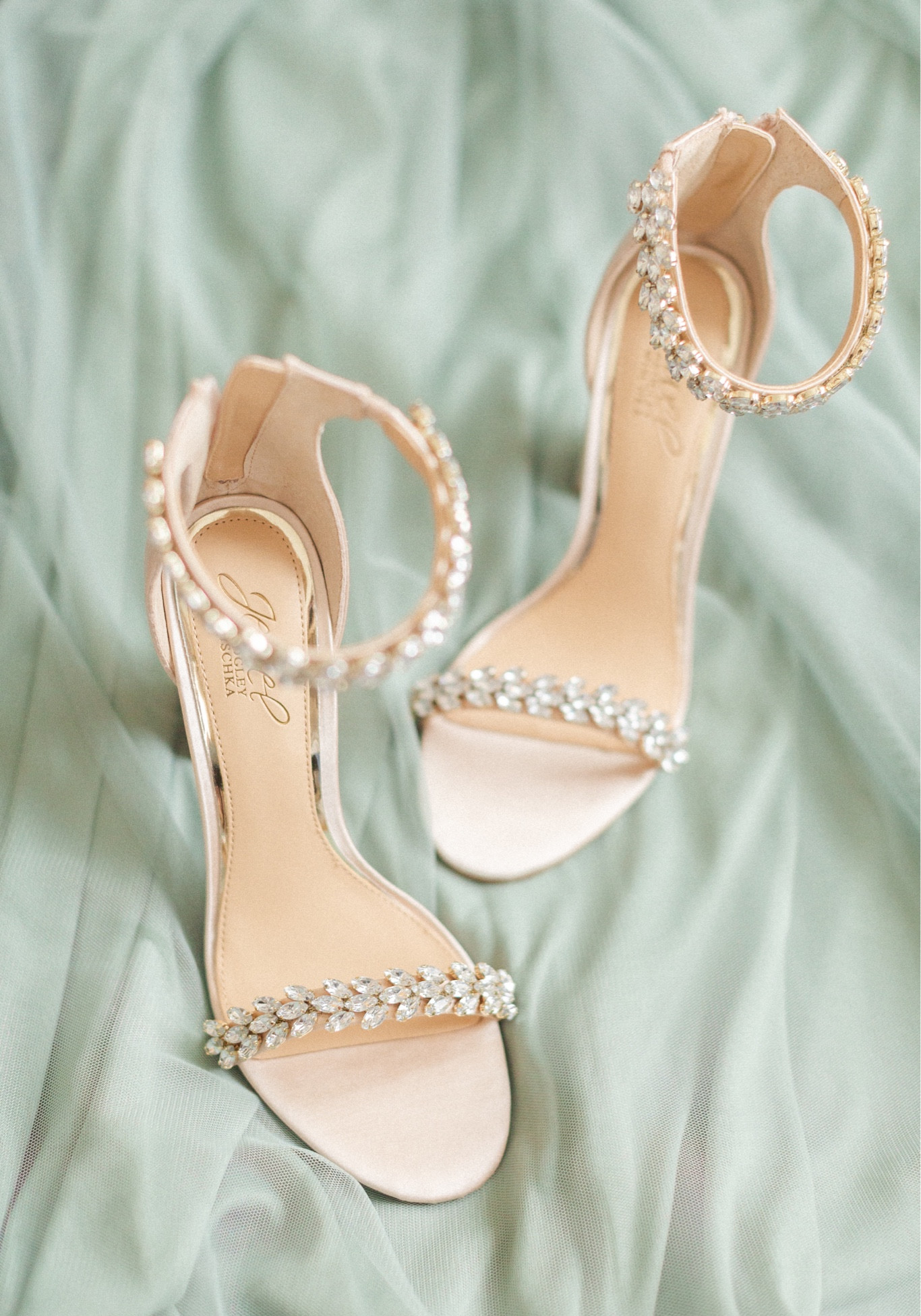 Wedding heels by Badgley Mischka ✨

Wedding heels | heels for brides | shoes for brides | gold heels | nude heels | embellished heels| bridal shoes | bride to be | wedding style | getting married | engaged | engagement photos | rehearsal dinner | bridal shower | bachelorette party | wedding day | bride 


#LTKshoecrush #LTKstyletip #LTKwedding