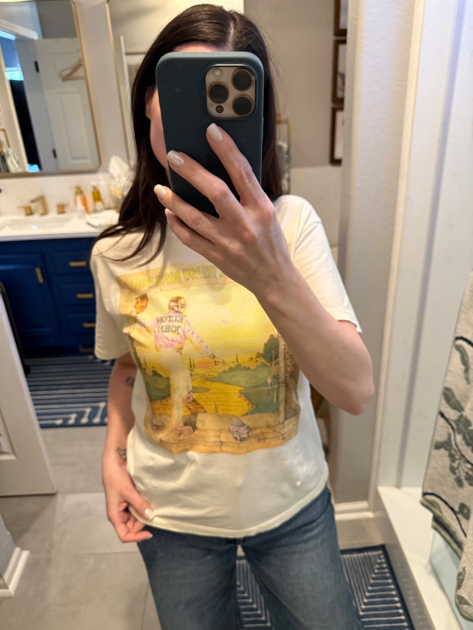 When you see Elton John on the yellow brick road 🫣❤️

I’m wearing an XS!

#LTKFindsUnder100 #LTKStyleTip #LTKSeasonal