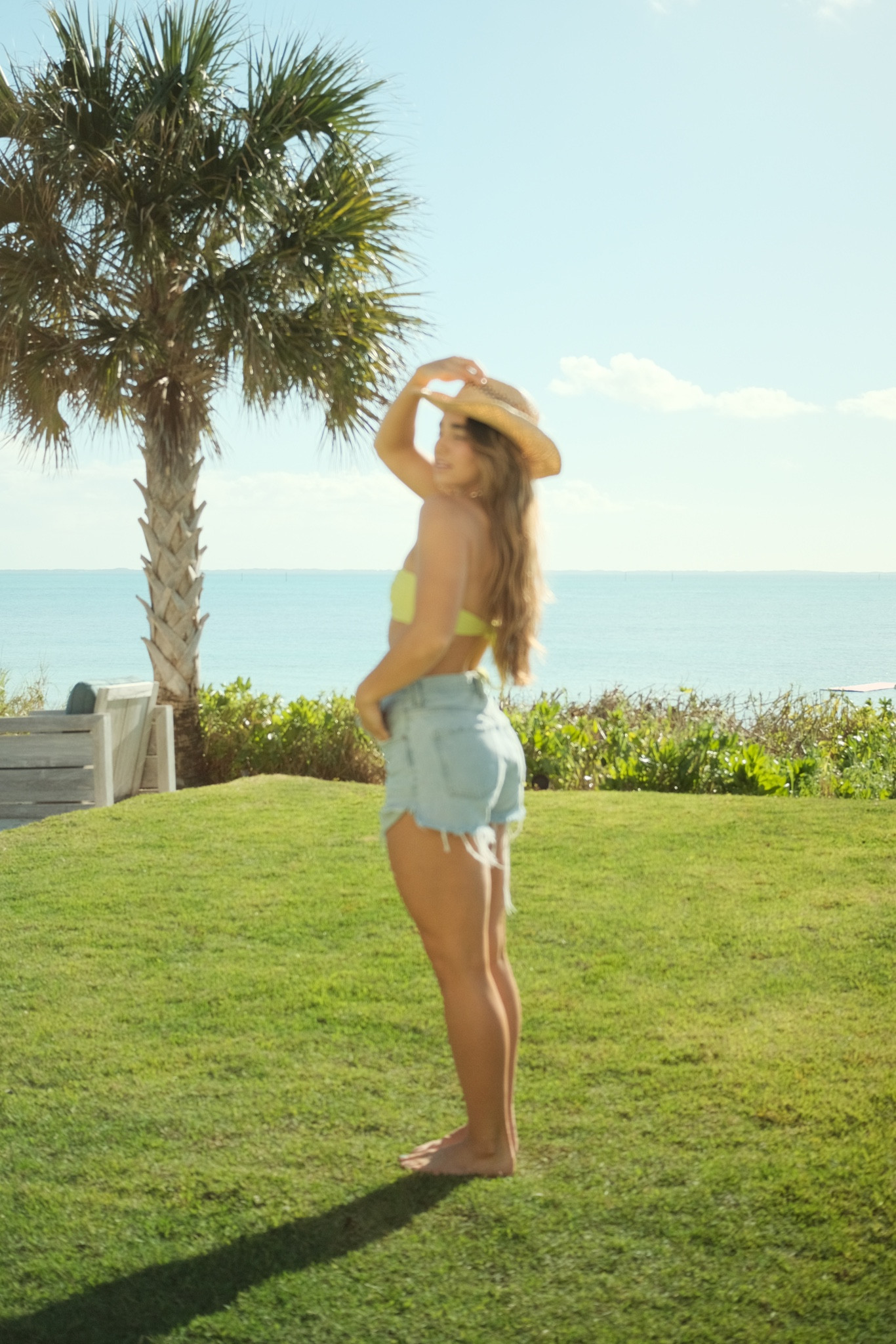 my favorite jean shorts for muscular quads 
MY FAVORITE: 90s high rise curve love from abercrombie (I wear a 26 in curve love//27 in regular) 