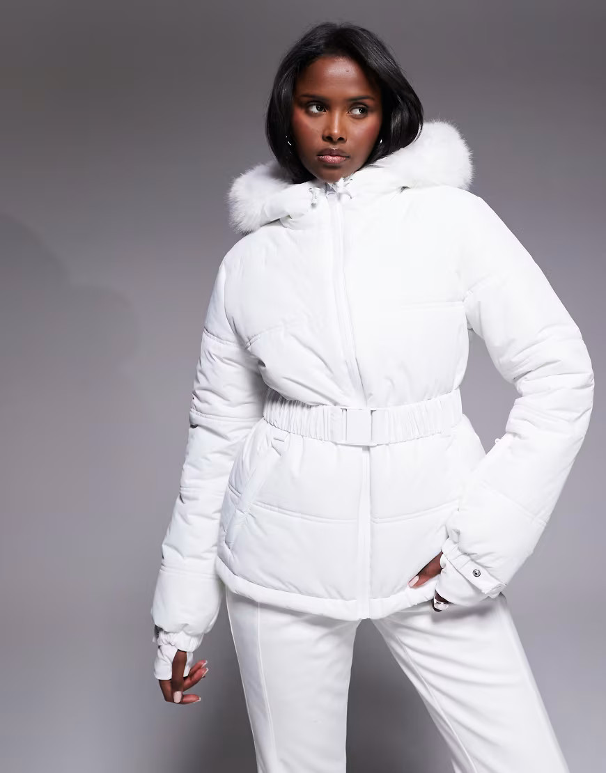 ASOS 4505 – Ski Icon – Wasserabweisende, isolierte Skijacke in Weiß mit Gürtel | ASOS (Global)