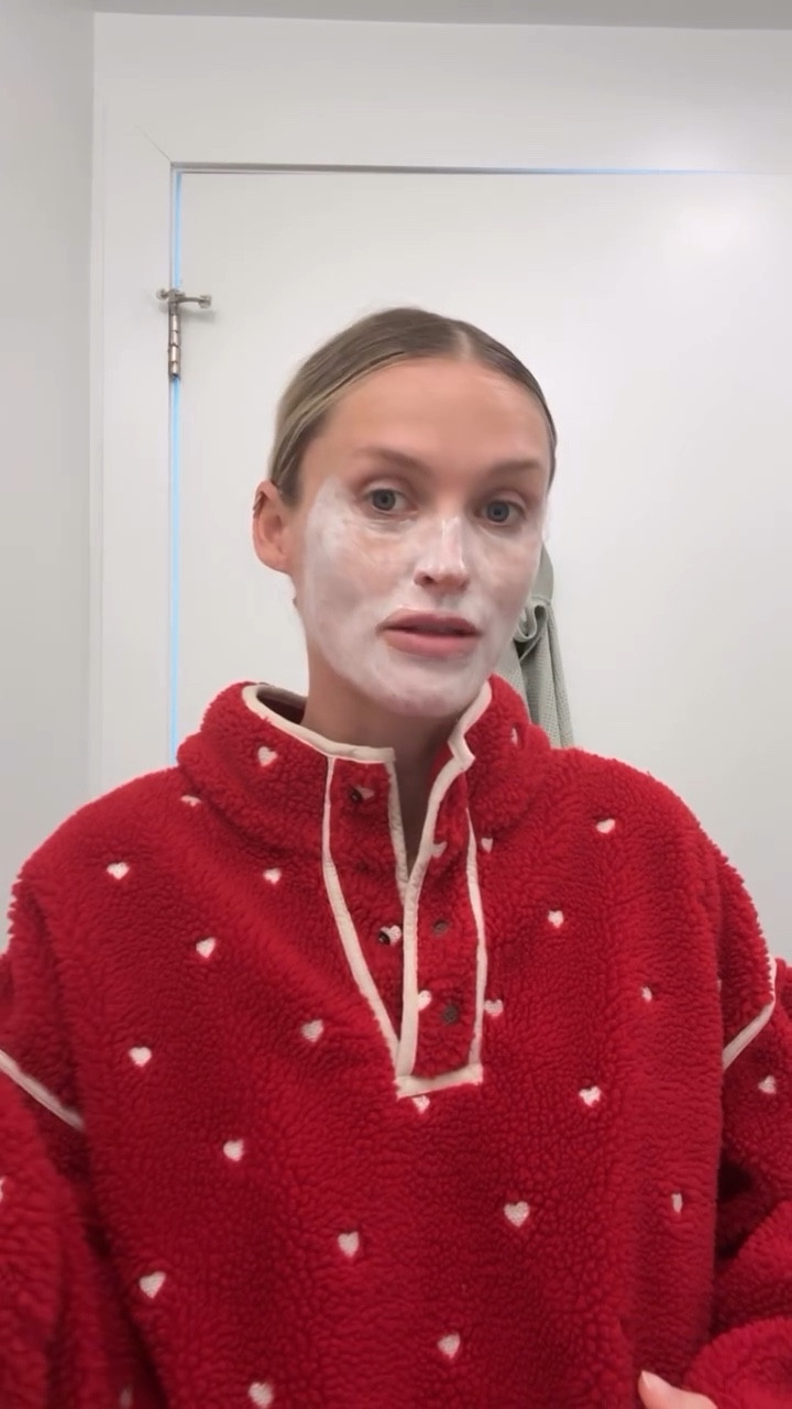 a little self care to ease back into life after being in bed for 2 days. I’m using Luzern oxygen radiance masque ✨

#LTKBeauty #LTKmorningroutine #LTKselfcare