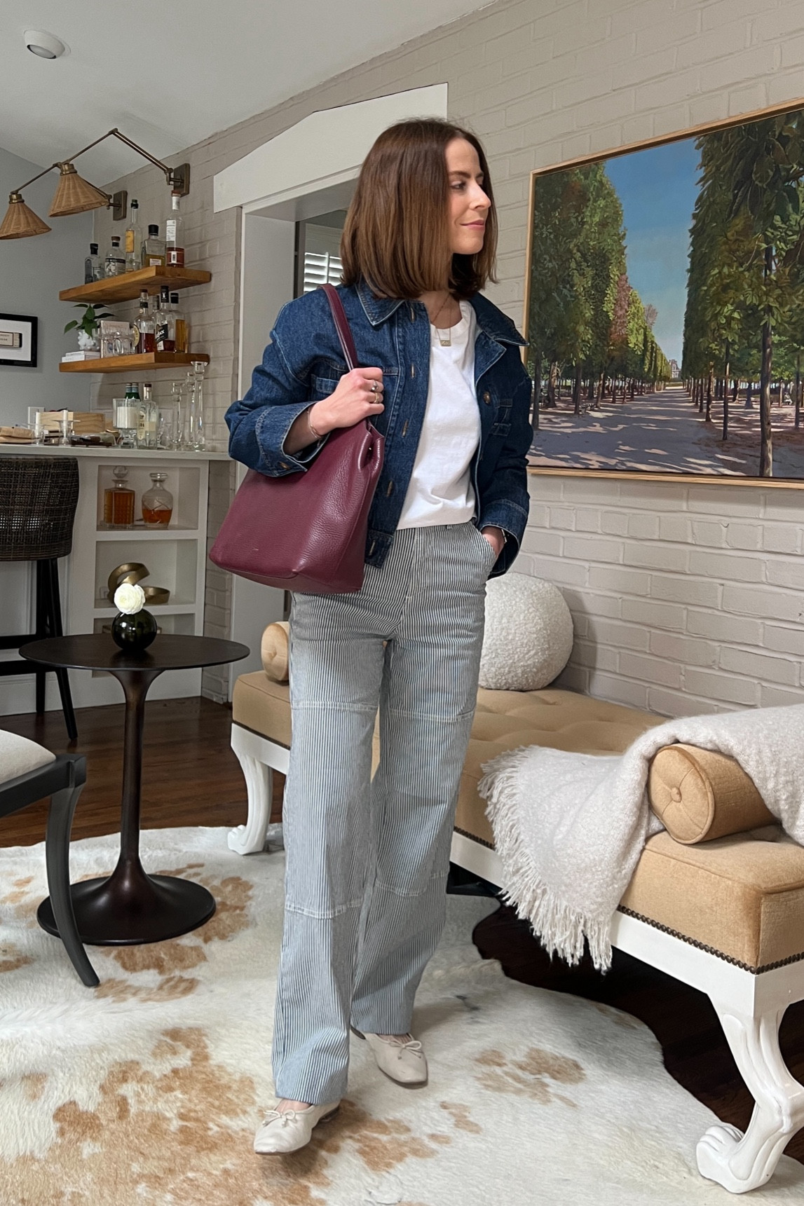 White tshirt LESET
Blue striped carpenter pant old
Denim jacket sezane 
Beige ballet flat Sam Edelman old
Burgundy tote 

Travel ready outfit
Travel inspired outfit 

#LTKstyletip