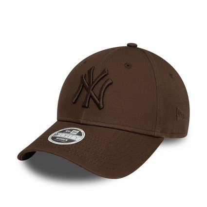 New York Yankees Womens League Essential Dark Brown 9FORTY Adjustable Cap | New Era Cap