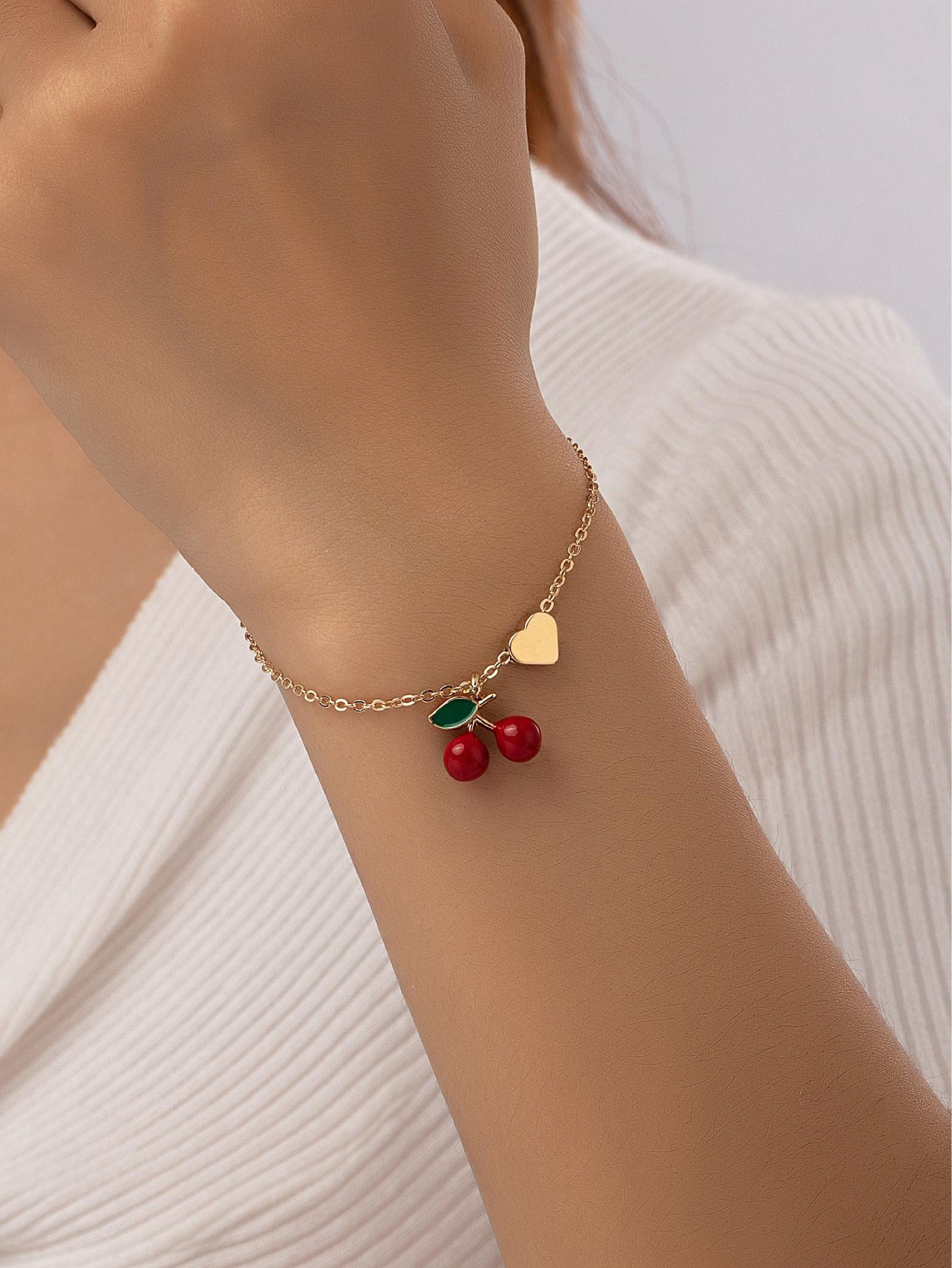 1pc Stylish Red Cherry Heart Shape Women's Everyday Wear Bracelet
Valentines 

#LTKBeauty #LTKOver40 #LTKMostLoved