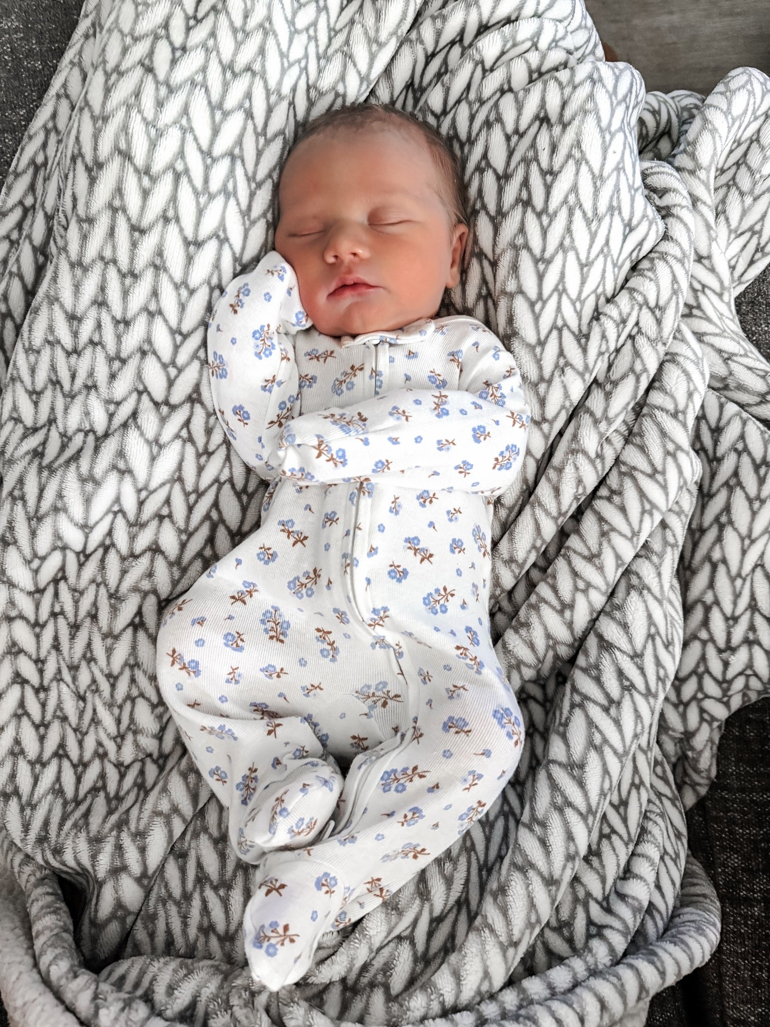 Sleepy angel baby 💙☁️🪻

#LTKmomlife #LTKootd #LTKBaby