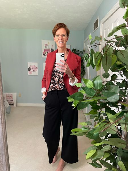 Gibsonlook makes the best stretch knit blazers and jackets and this moto jacket is one of my favorites.
Such a great piece to dress up or down. For the office workwear, for the teacher in the classroom or for everyday.

#LTKworkwear #LTKBacktoSchool #LTKover40