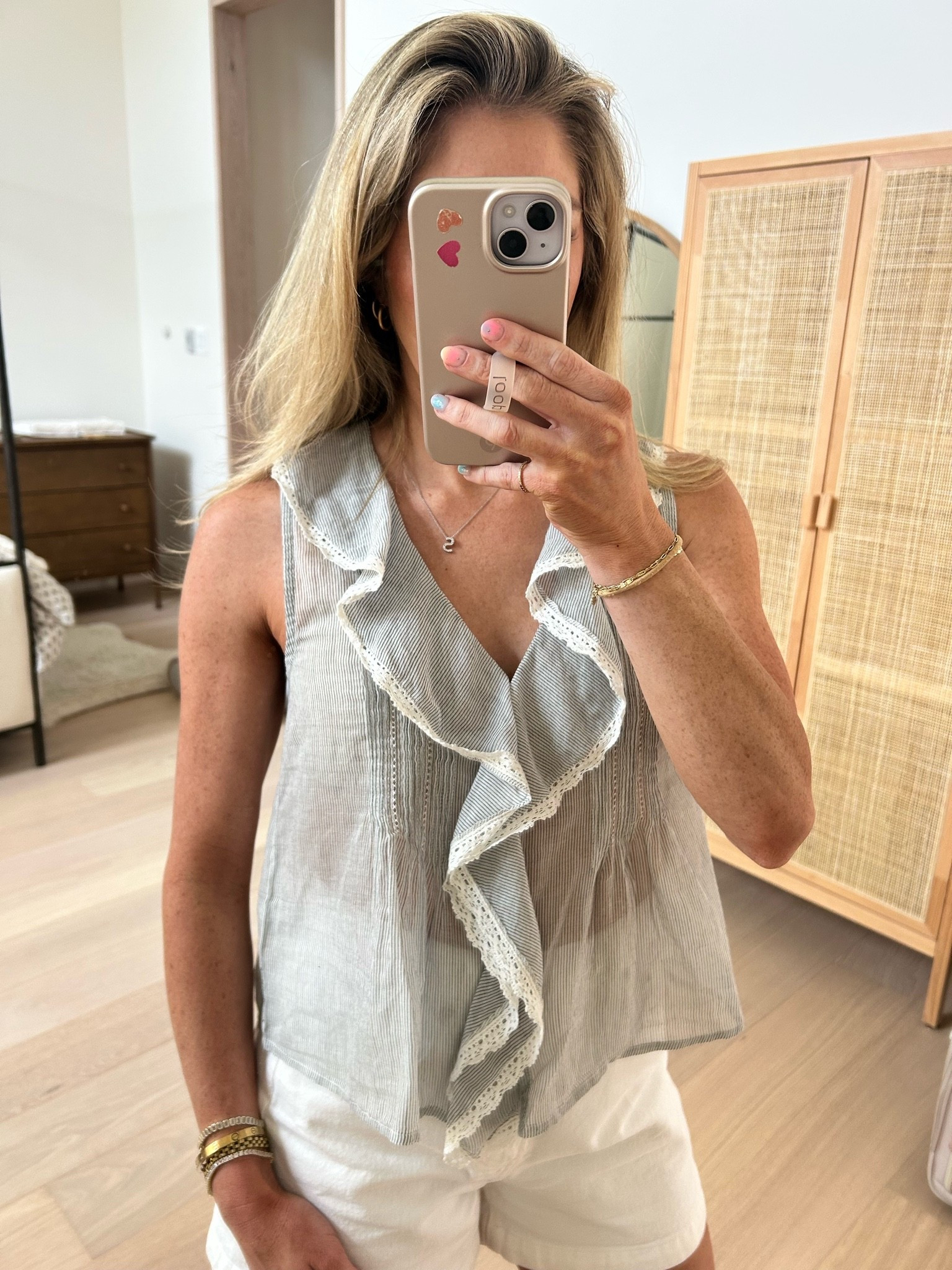 size xs on top 
shorts are TTS

#LTKmomlife #LTKgrwm #LTKPetite