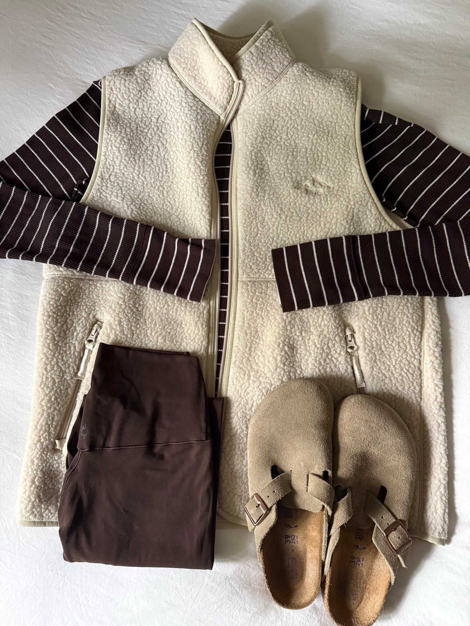 Get your Aritzia fleece before it’s sold out! Some sizes have sold out already!

#polartec #fleece #comfyclothes #outfitinspo #aritzia #fallfashion #fallaesthetic

#LTKootd #LTKSeasonal