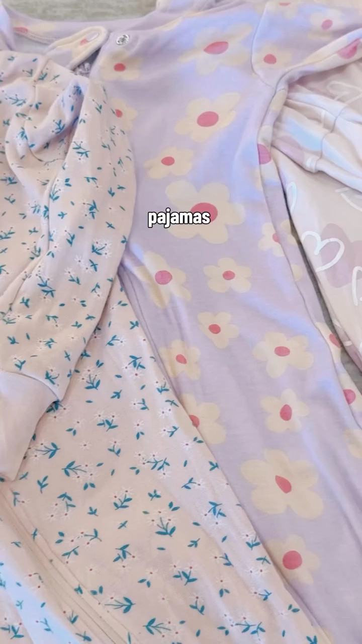 Unboxing Lottie’s new 24 month pajamas from Vaenait Baby!

Vaenait Baby has the sweetest designs and uses the softest fabric from modal cotton🤍

 #babypajamas #pjs #toddler #momlife #ad
