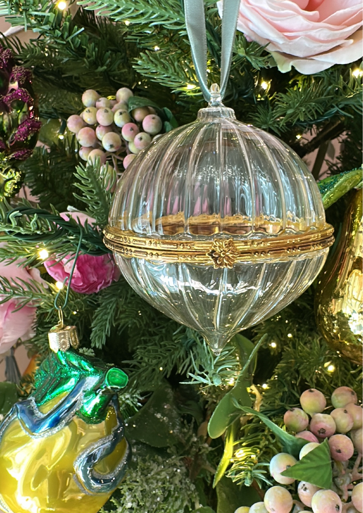 Glass locket ornament 
