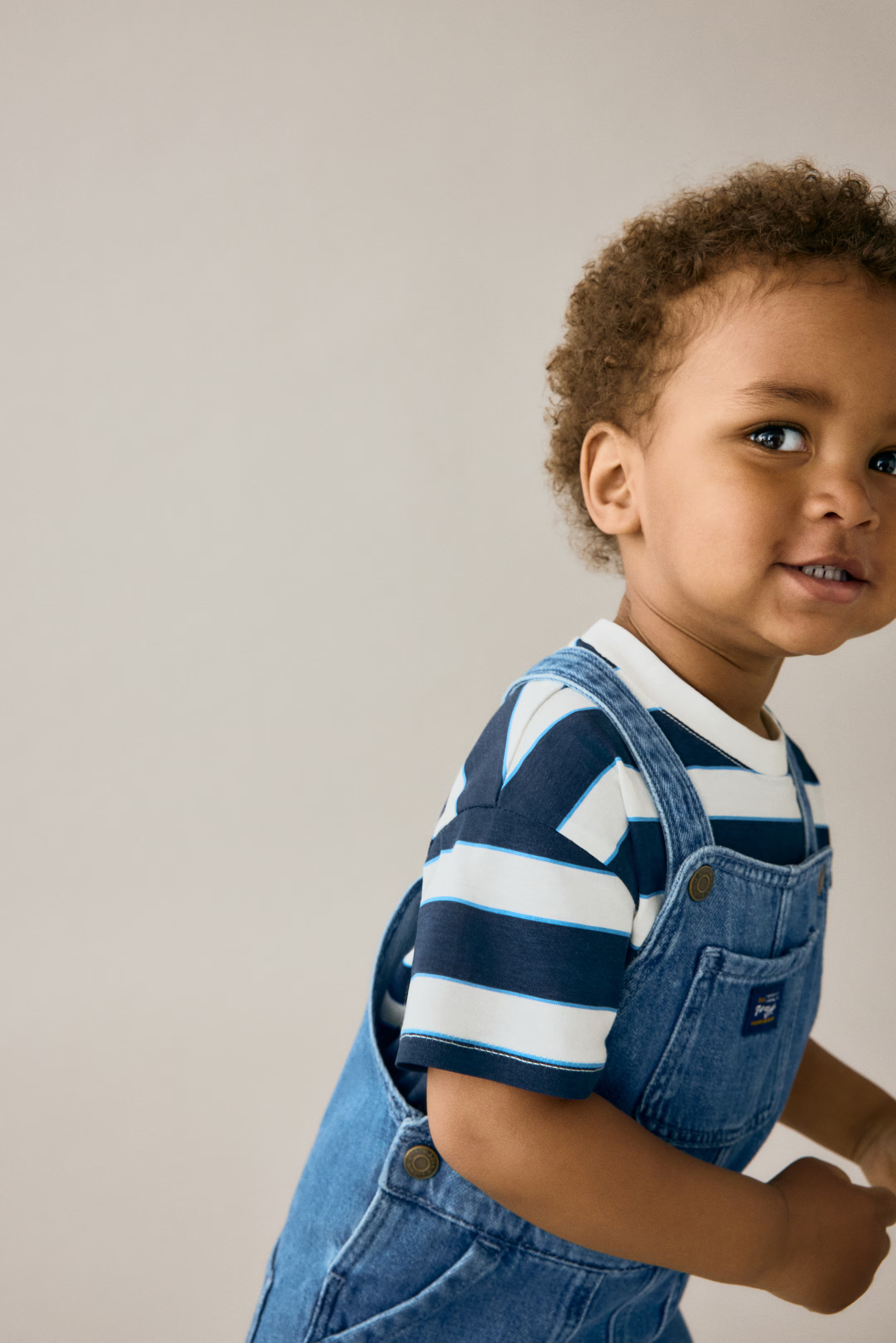 Denim dungarees | H&M (UK, MY, IN, SG, PH, TW, HK)