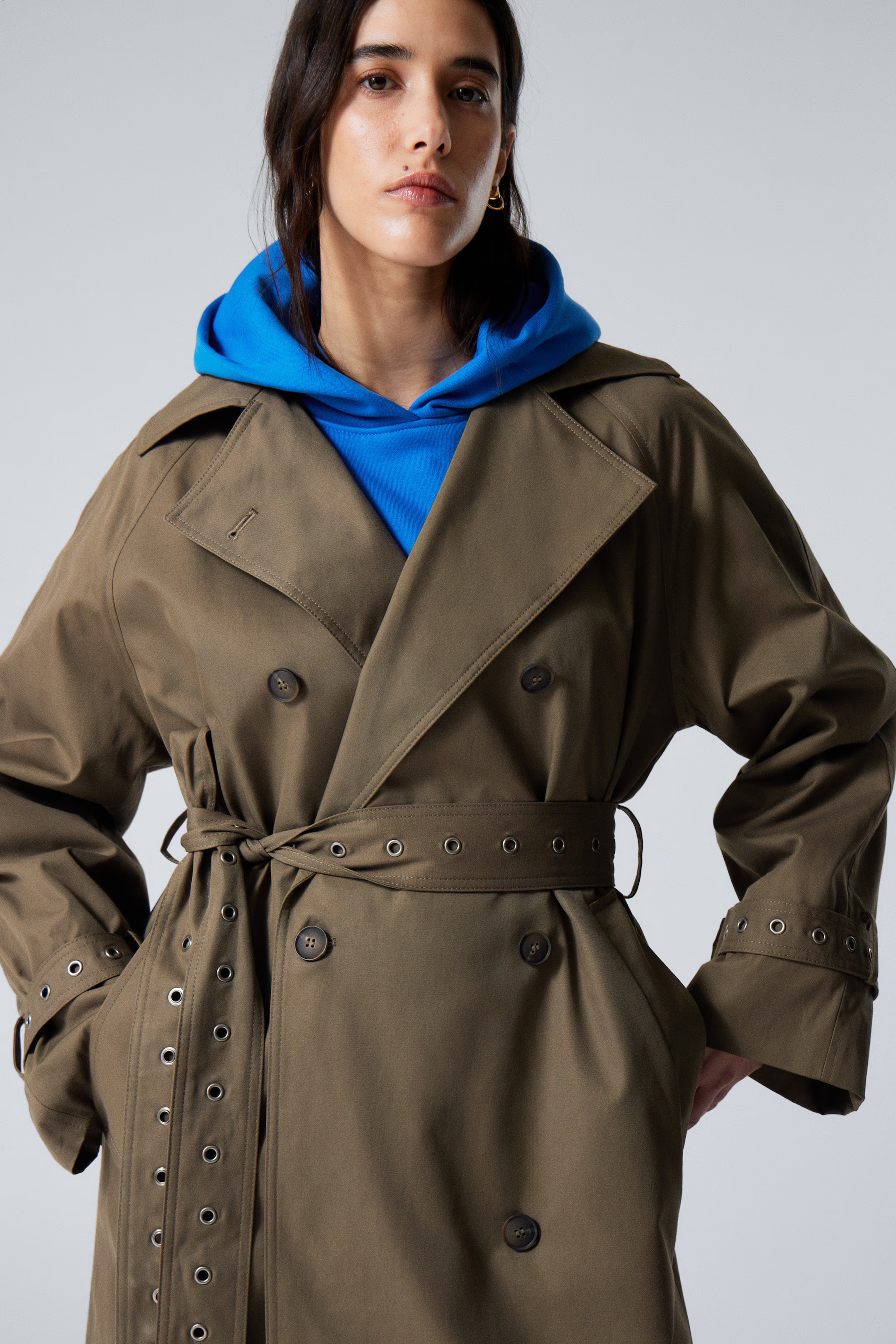 Doppelreihiger Trenchcoat in Oversize-Fit | H&M (DE, AT, CH, NL, FI)