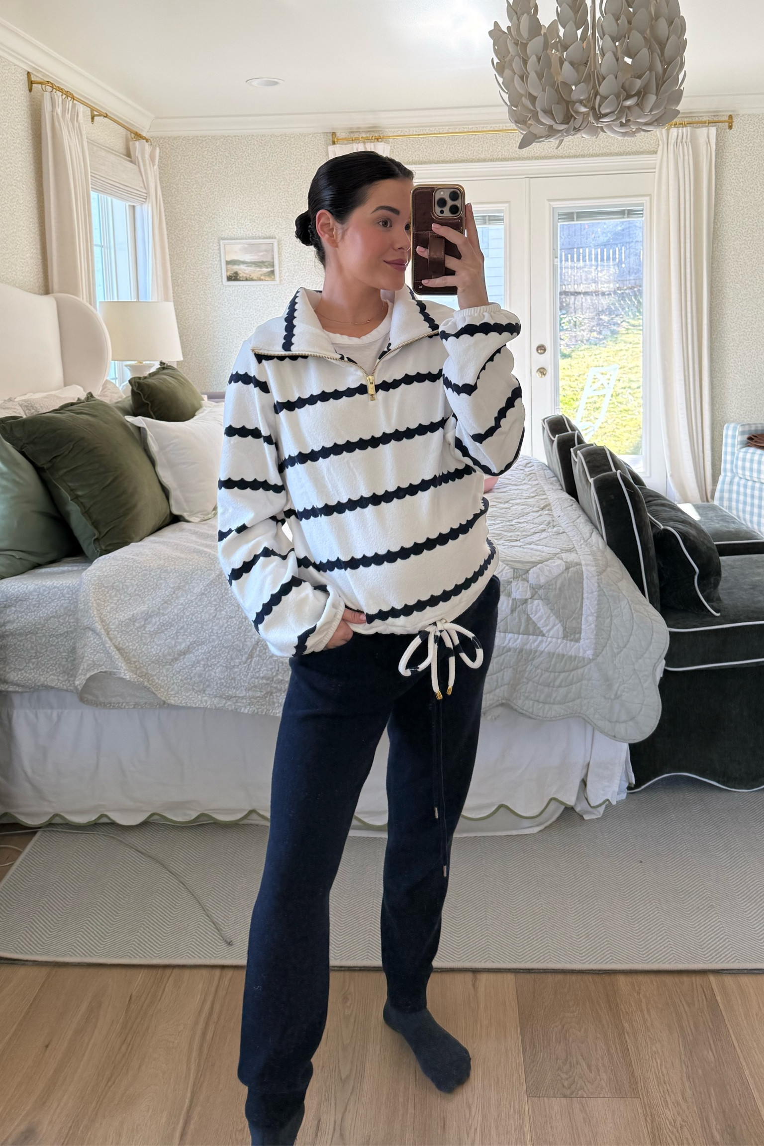 Casual outfit / cashmere joggers size small / sized up to a medium in this fleece pullover 