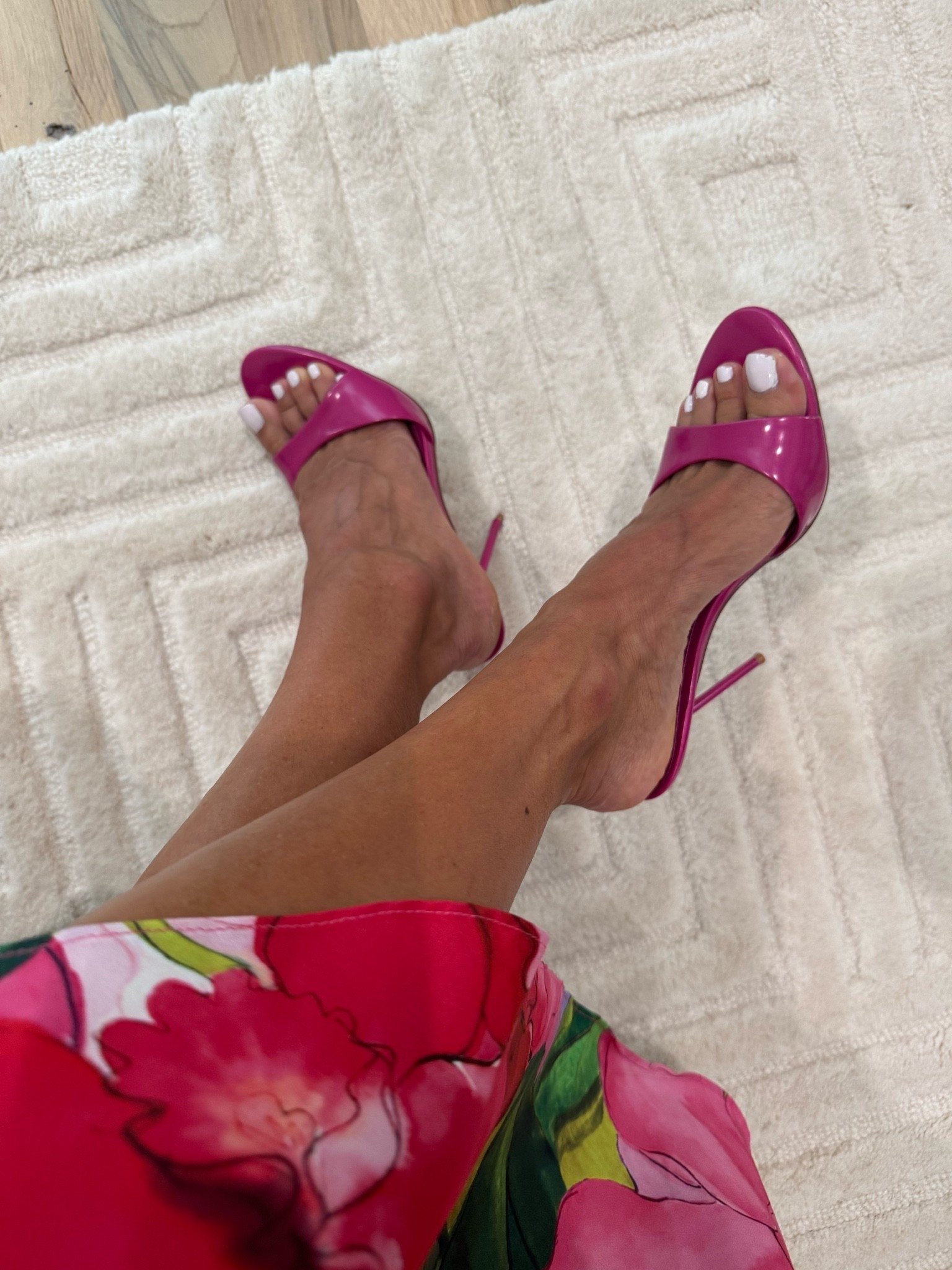 These pink heels are so fun! Love them for a pop of color
