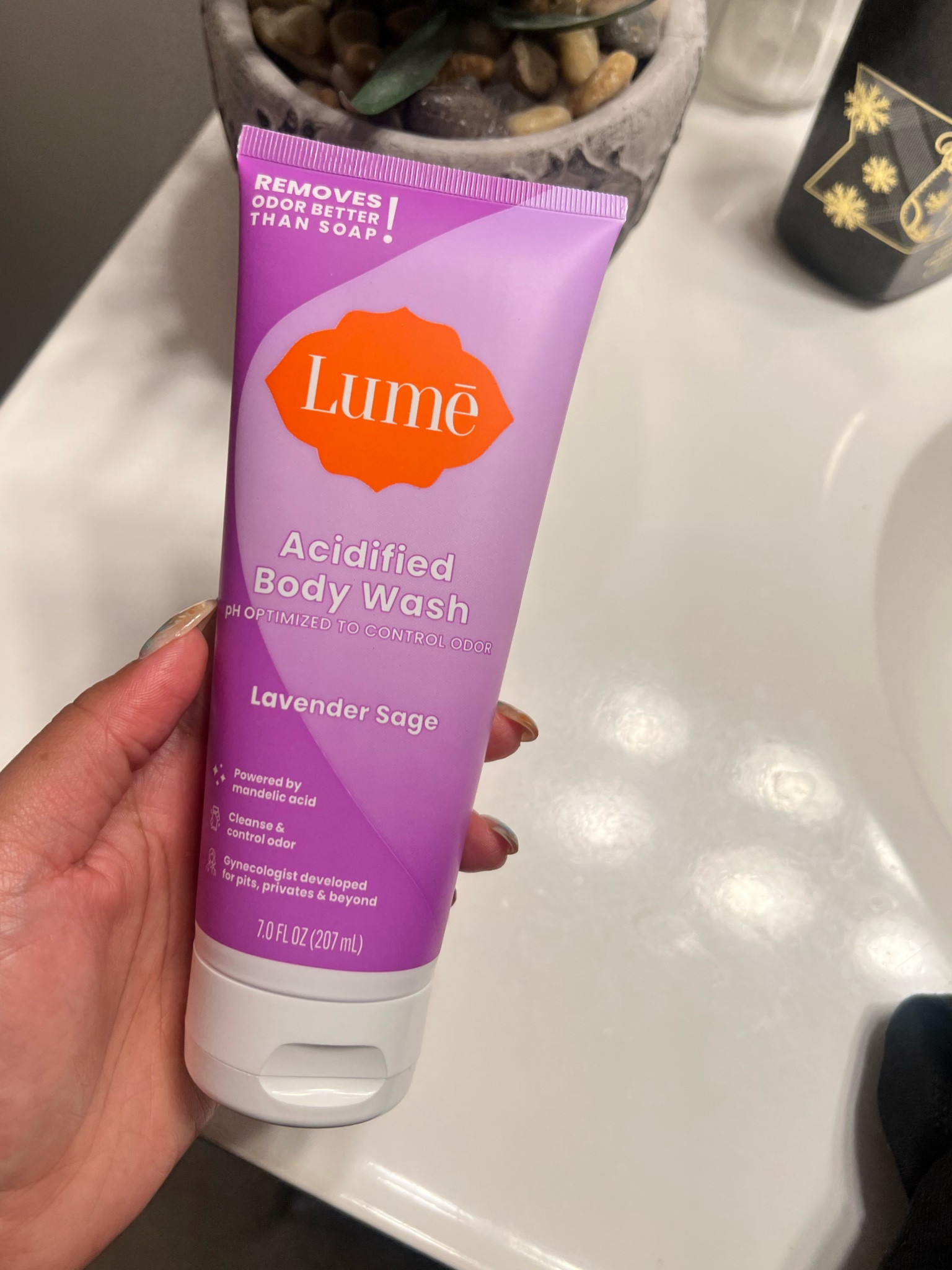 I’ve heard great things about this body wash and decided to give it a try. It smells really great and it lathers really well 💖

This will be my after gym wash or a long day. Nobody has time for smelly body parts. 

#LTKFitness #LTKActive #LTKBeauty