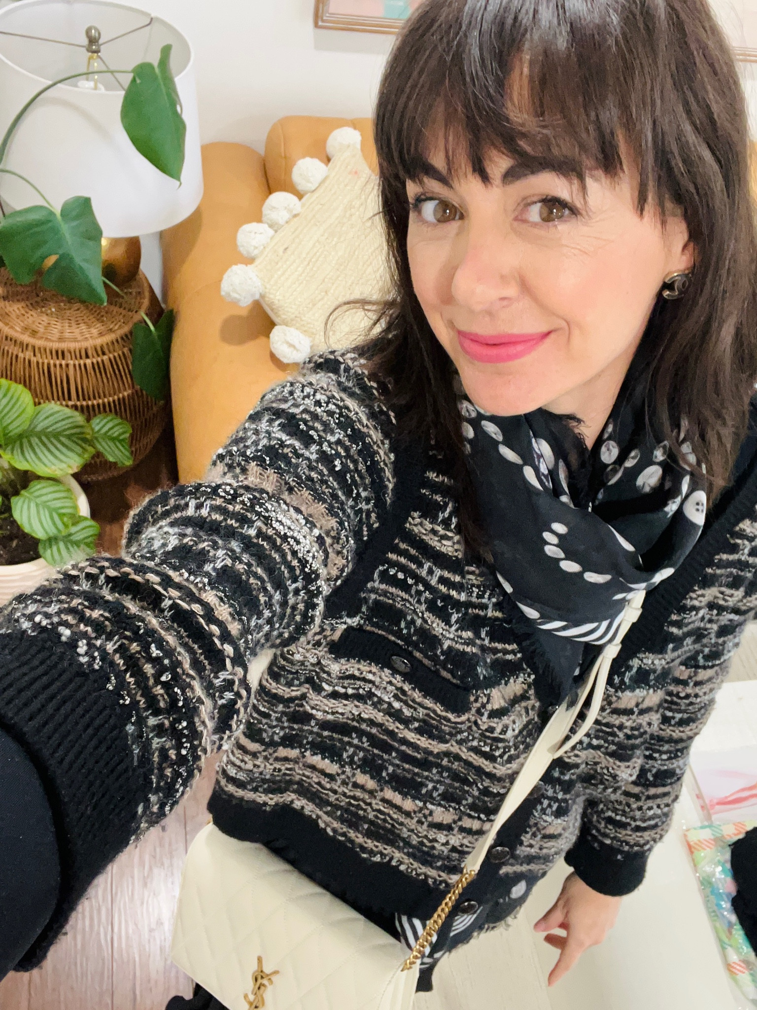 Holy Chic 
This special edition my #hautemama look of the day on IG includes two of my favorite clean beauty products from tarte  this long lasting lip color in cover me not. Vegan, paraben free, and hydrating. Also my favorite new poor minimizing primer with sunscreen. Use code Jennifer15 for a discount 