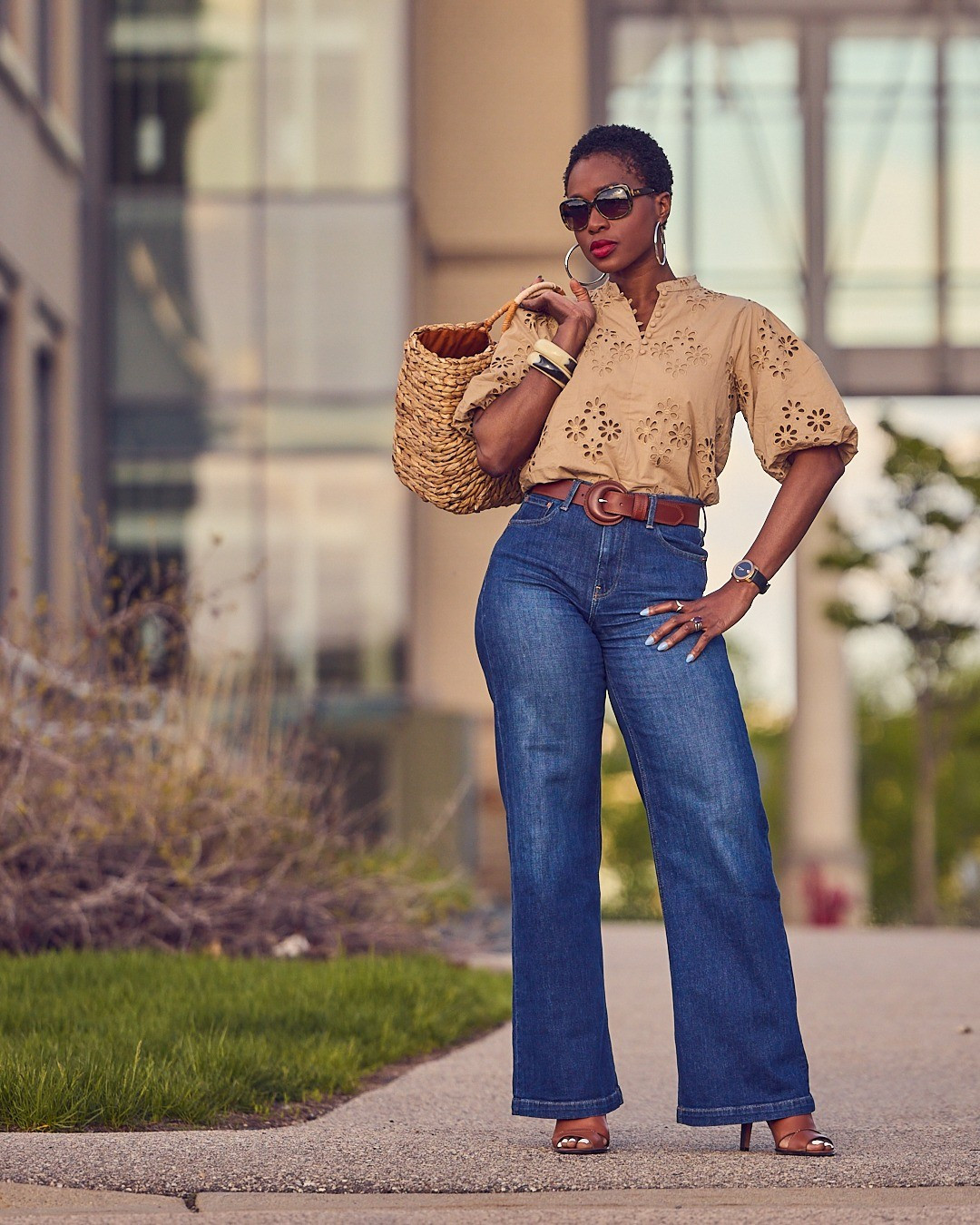 Eyelet is a must during Spring Summer! For a cool and chic vibe, pair a cotton eyelet top with blue jeans and comfy heels 💙 Gap jeans, Ann Taylor, Coach, Amazon fashion finds, Levi's, Target fashion, elevated casual, Spring style, Summer outfit, leather sandals, jeans outfits, denim style

