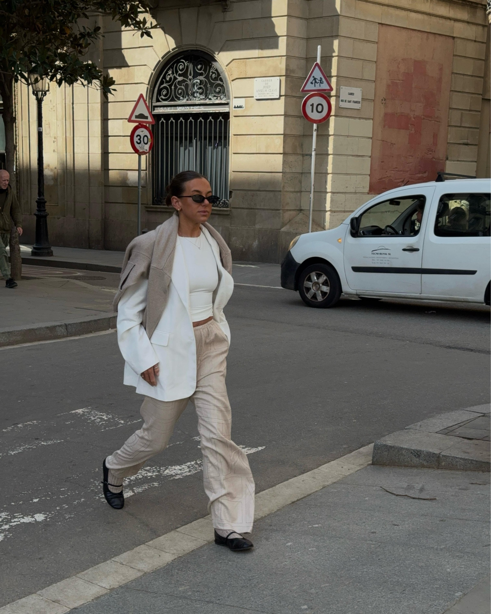DISSH blazer | Toteme trousers | BOA vest | Khaite cardigan | M&S ballet flats | YSL sunglasses | Theyknow handbag

Spring outfit, spring style, Mary Jane’s, neutral colours, beige, white linen, cashmere, knitwear, tailoring, summer outfit, city break, workwear

#LTKspring #LTKuk #LTKworkwear