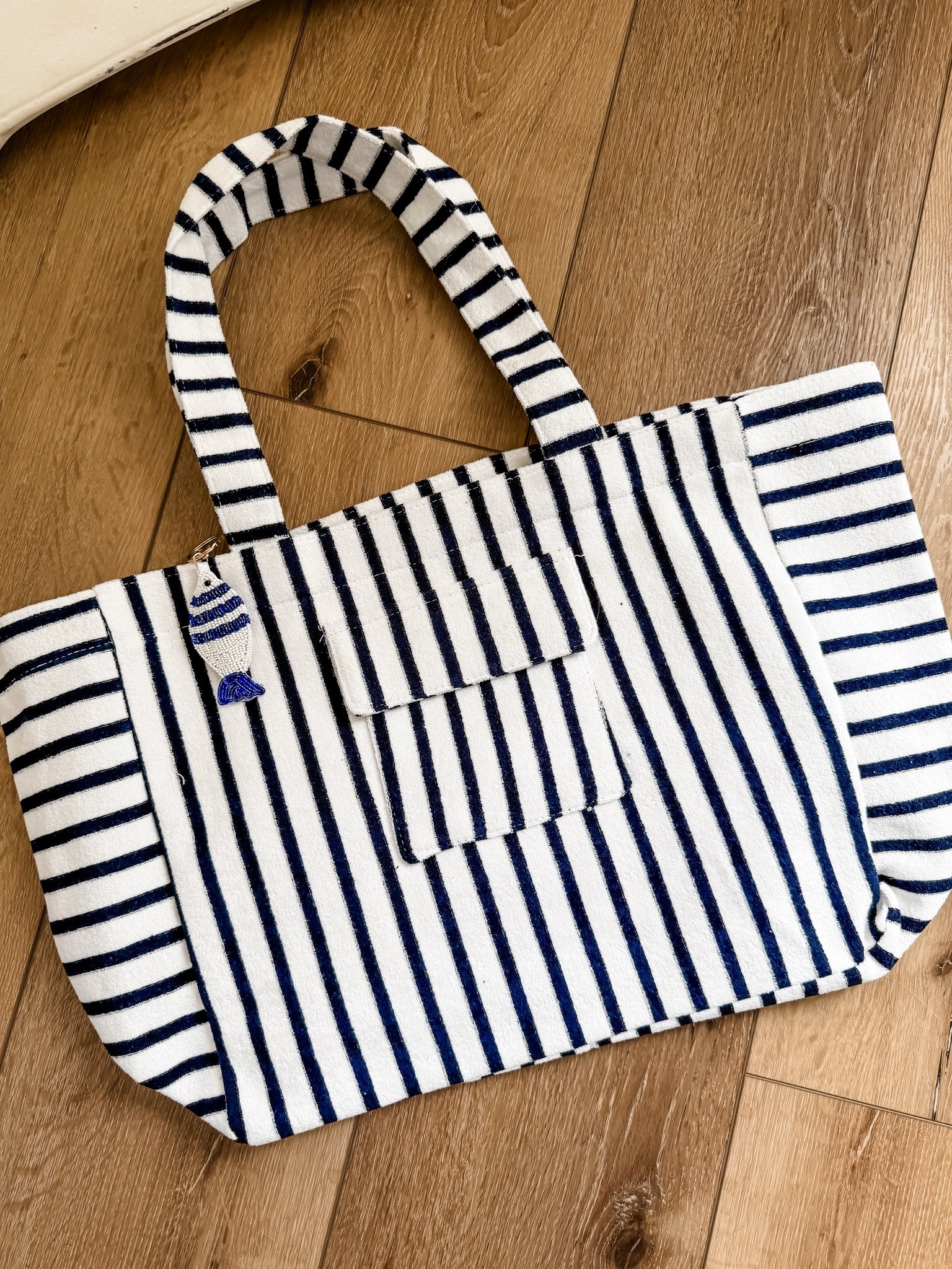 Beach bag, tote bag