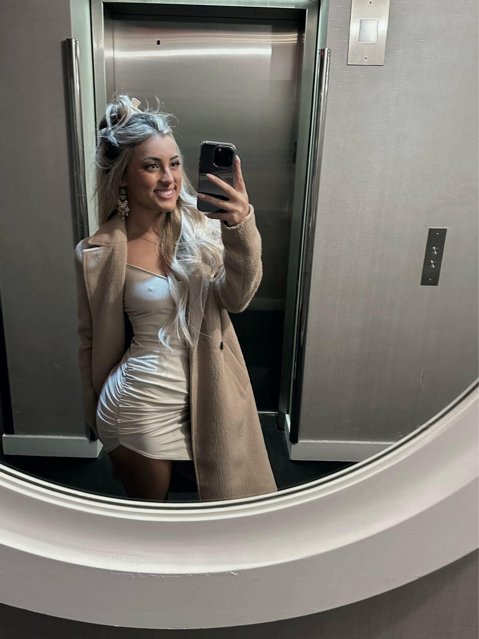 Neutral and simple night out fit - a great alternative if you’re sick of black! Featuring the hair clip because I was mid curling hair 🙃 

DRESS - Small

COAT - Small (I got this one a while back, but I linked a nearly identical one)

#nightout #dress

#LTKstyletip #LTKunder100 #LTKFind