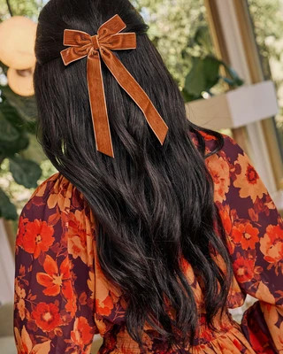 Shelly Velvet Bow Hair Clip | VICI
