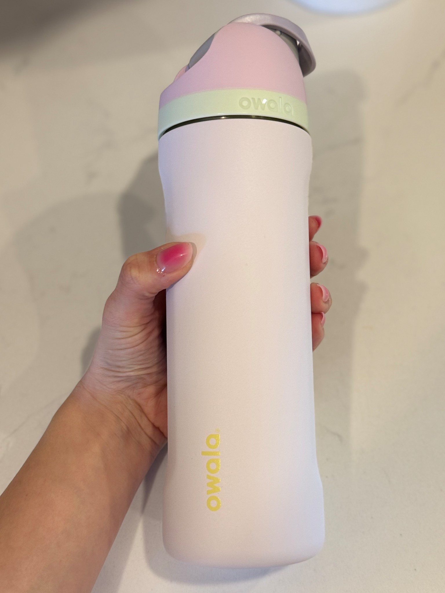 Owala FreeSip water bottles are my everyday favorite 💕 they make drinking water so much easier.
Leak-proof, easy to carry, and perfect for both sipping and chugging. This soft pink shade is so cute for spring, Valentine’s gifting, school, workouts, or just running errands.


#Owala 
#Reusable Water Bottle
#PinkWaterBottle
#Water Bottle Finds
#GiftIdeas


#LTKmomlife #LTKselfcare #LTKActive