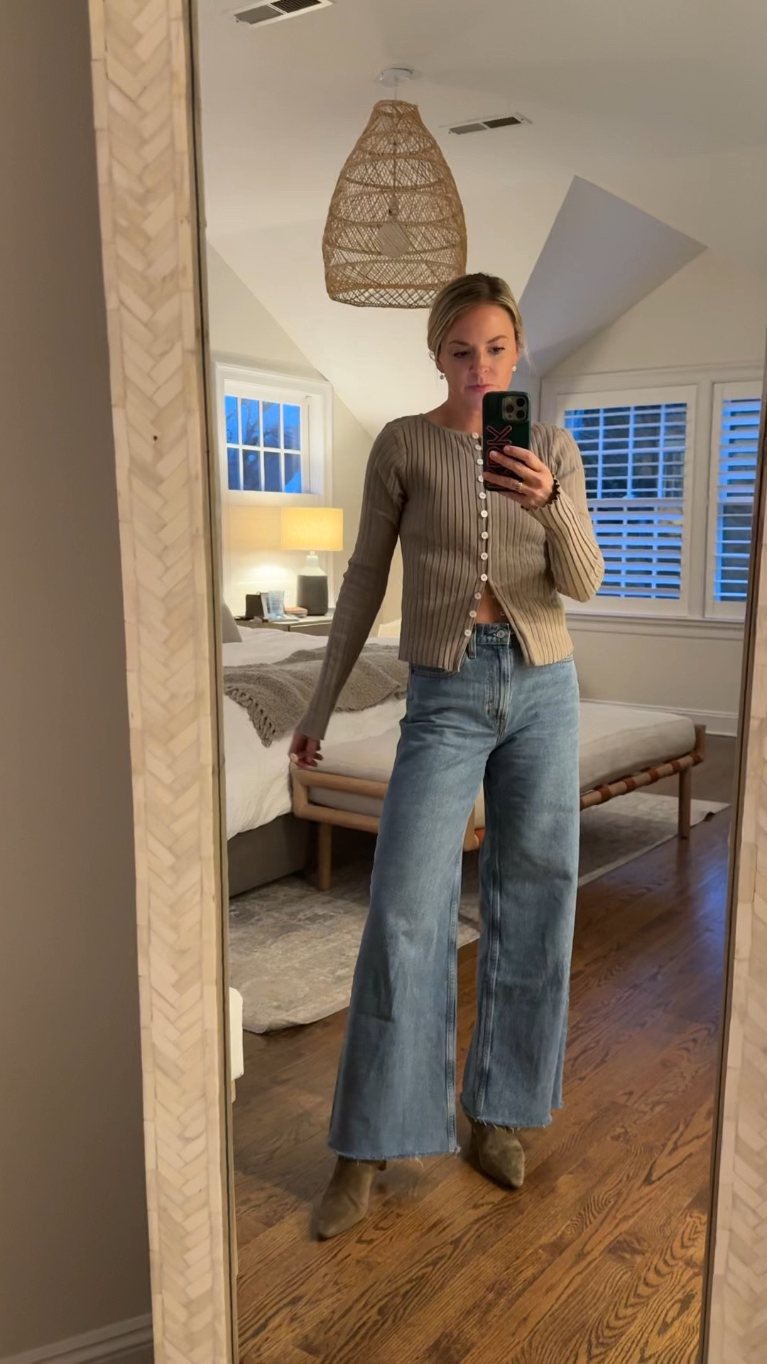 Girls dinner ootd 🍸 🥖 🧀 
-small top
-26R jeans, tts, I’m 5’5
-earrings are the 10mm
-ankle boots tts 

#LTKSaleAlert