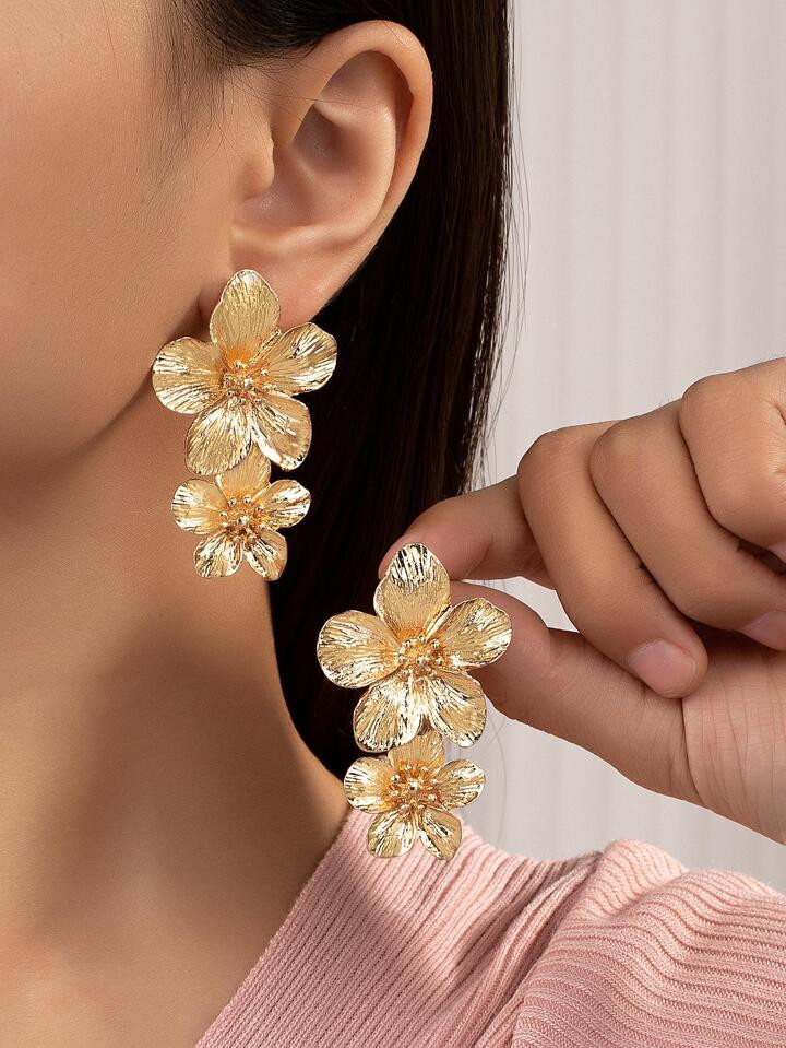 1pair Fashionable Flowy Elegant Flower Shaped Alloy Earrings For Women Daily Wear | SHEIN USA | SHEIN
