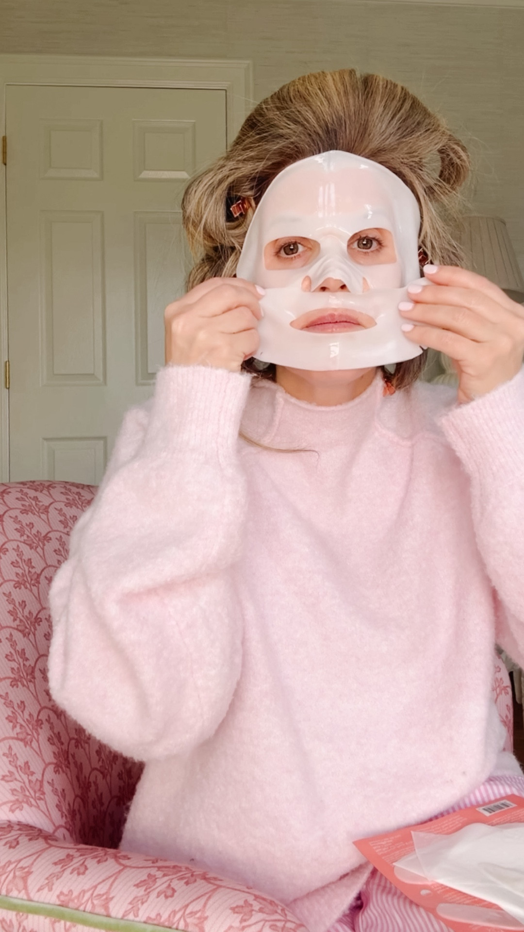 I’m doing Dry Skin January — because my winter skin is thirsty 😅 This ginseng facial oil from @peachandlily (found only at @ultabeauty) gives me that healthy glow without the grease, even on busy mom mornings. Add in the collagen peptide lip balm + a sheet mask and my skin is officially back online.

What I love most? This isn’t just another trendy face oil. It’s rooted in traditional Korean skincare and made with a rare 30% ginseng concentration, blended with camellia and rice bran oils rich in omegas 3, 6 & 9 to support the skin barrier and keep skin soft, nourished, and supple.

I also love the Glass Skin Ginseng Collagen Mask… instant hydration + plump, glowy skin in one mask.

The Collagen Cushion Lip is also a new discovery it’s hydrating, smoothing, glossy without the stickiness.

Comment SHOP and I’ll send you the links ✨ #Ulta #ad #ultabeauty

#Ulta #ad
#ultabeauty
@ultabeauty

#LTKgrwm #LTKBeauty #LTKOver40