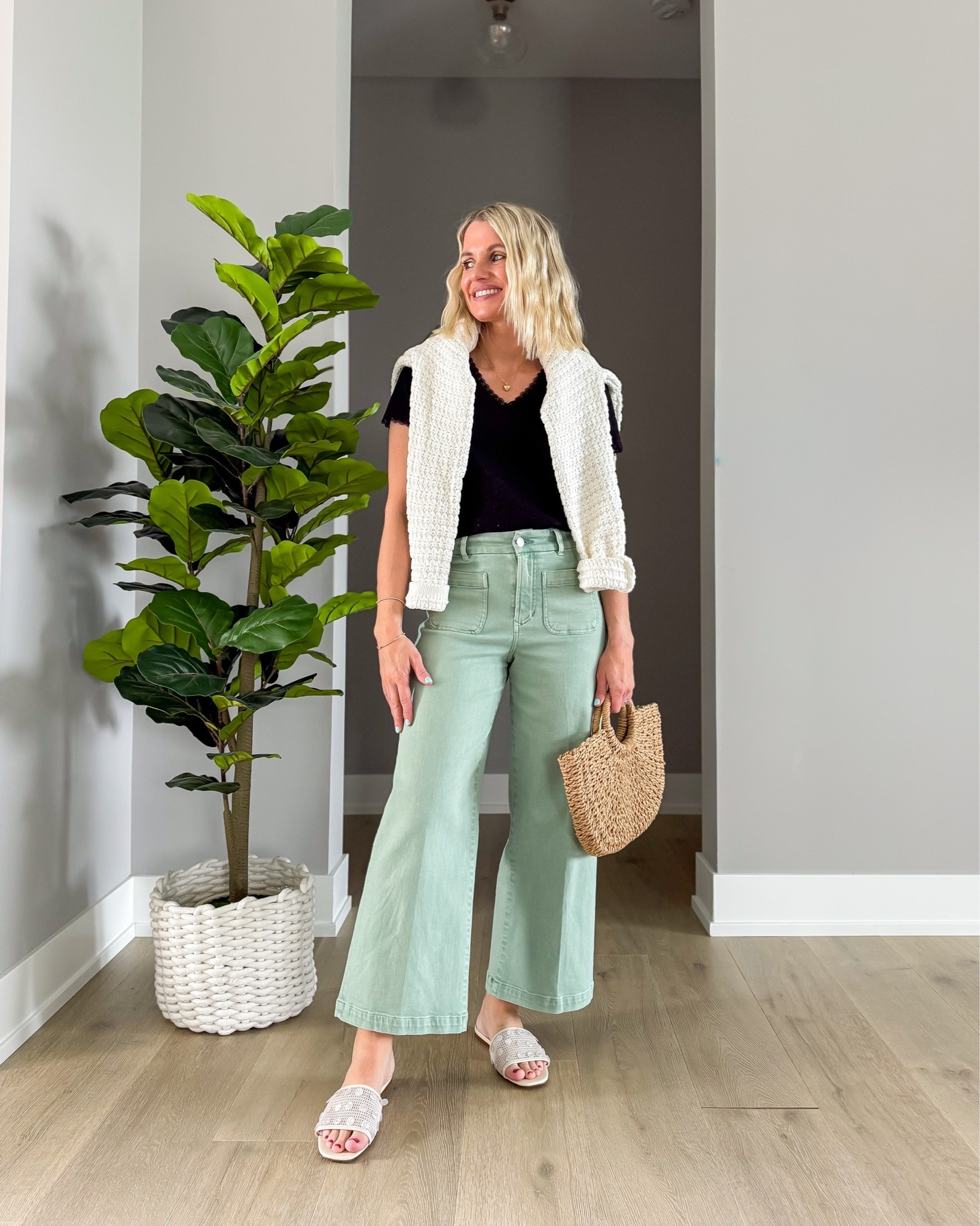 How to wear green cropped jeans! 
Top- xs
Jeans-25
Cardigan- small

#LTKootd #LTKPetite #LTKOver40