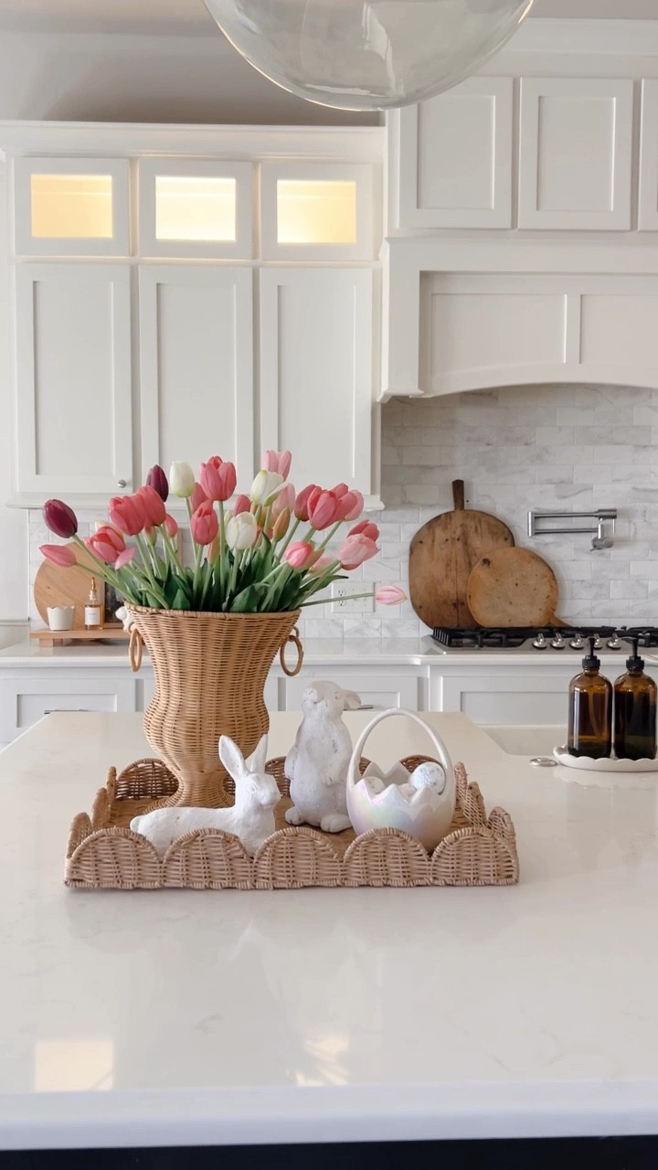 Easter decor kitchen #easter #easter2025 #easterdecor #whitekitchen 

#LTKHome #LTKSeasonal #LTKSpringSale