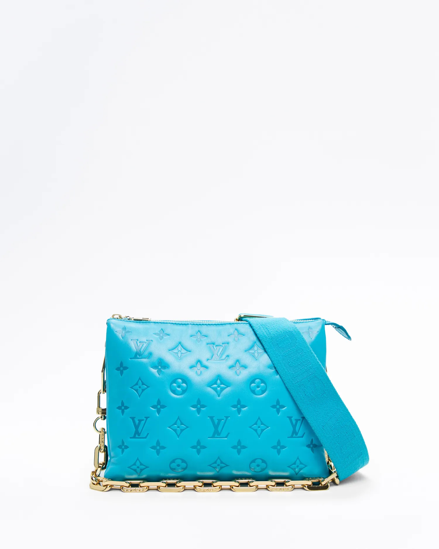 HomeHow It WorksClub PerksApply nowMerch Shop | Vivrelle