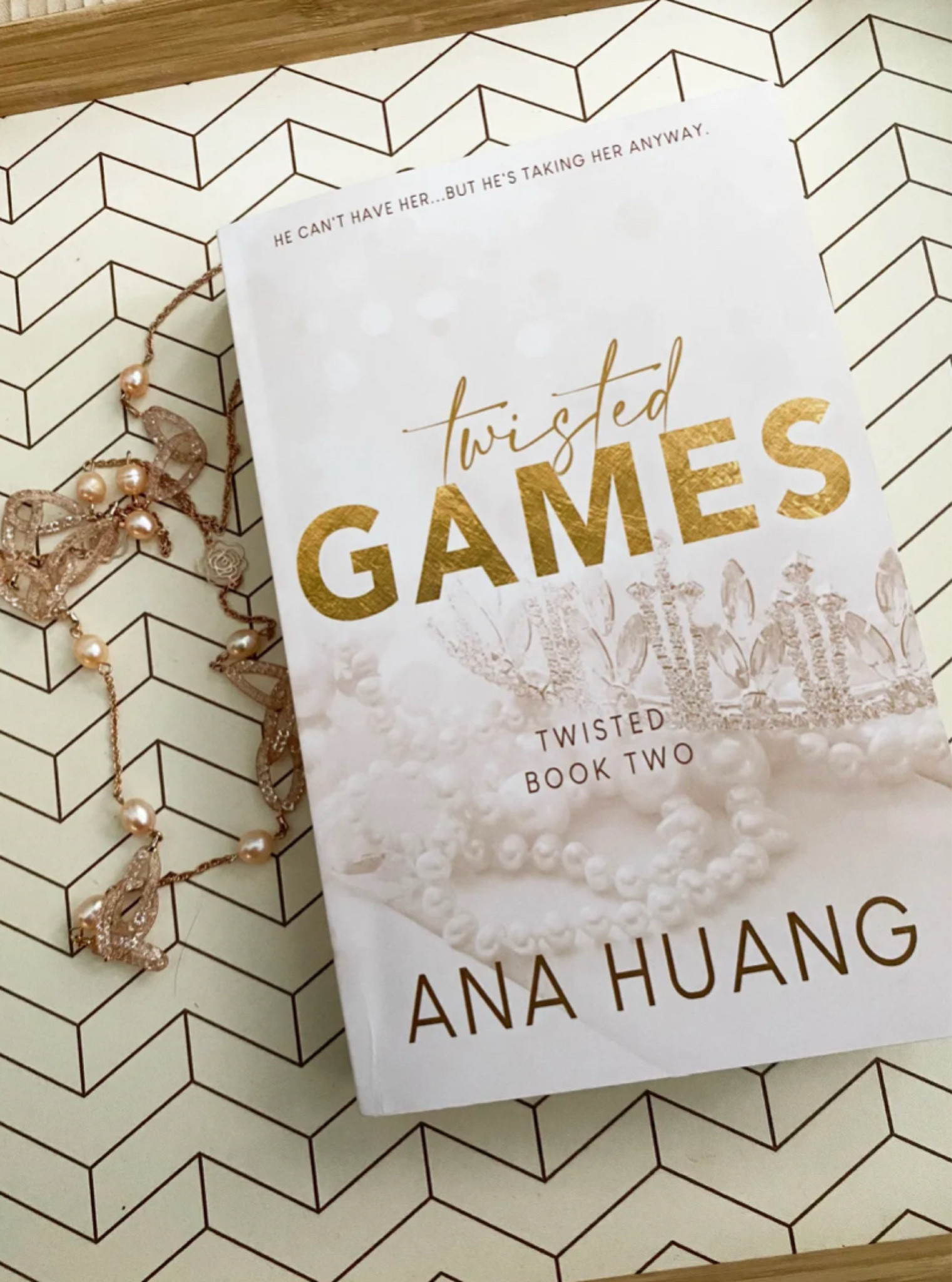 Currently reading… #books #goodreads #bookclub #bookshelf

#LTKFindsUnder50 #LTKTravel #LTKGiftGuide