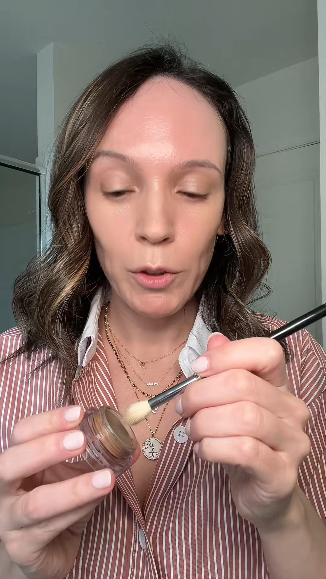 Perfect everyday eye shadow 

#LTKBeauty #LTKOver40 #LTKVideo