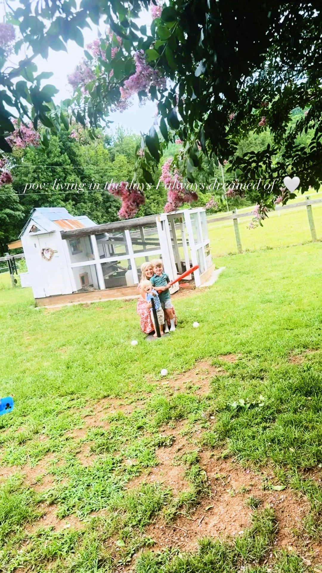 the days I always dreamed of 🤍👶🏼⚾️🌸🌾🐓🧺🦌🫶🏽 #happysunday #blessed #lovethislife #dayswealwaysdreamedof #lifeontheland 

A post-church 💒 baseball ⚾️ swingin’ 💨 kind of Sunday afternoon here on the farm 🌸🌾 - and a deer 🦌 sighting, too!!! 🤗 The country man of my dreams 💭, a backyard full of chickens 🐓, finally on our dream 12.5 acre farm 🌾, and raising these sweet baseball ⚾️ lovin’ babies 👶🏼 out on the land like we always dreamed of… this view really hit me this afternoon! 🌸 Thank you, Lord, for HOME!!! 🙌🏽