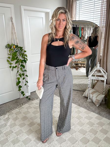 Bodysuit - medium, size down if in between, on sale for $20!!!
Plaid trouser pants - tts (10 long) also come in solid black
Sandals - 11, linked more 

#LTKstyletip #LTKmidsize