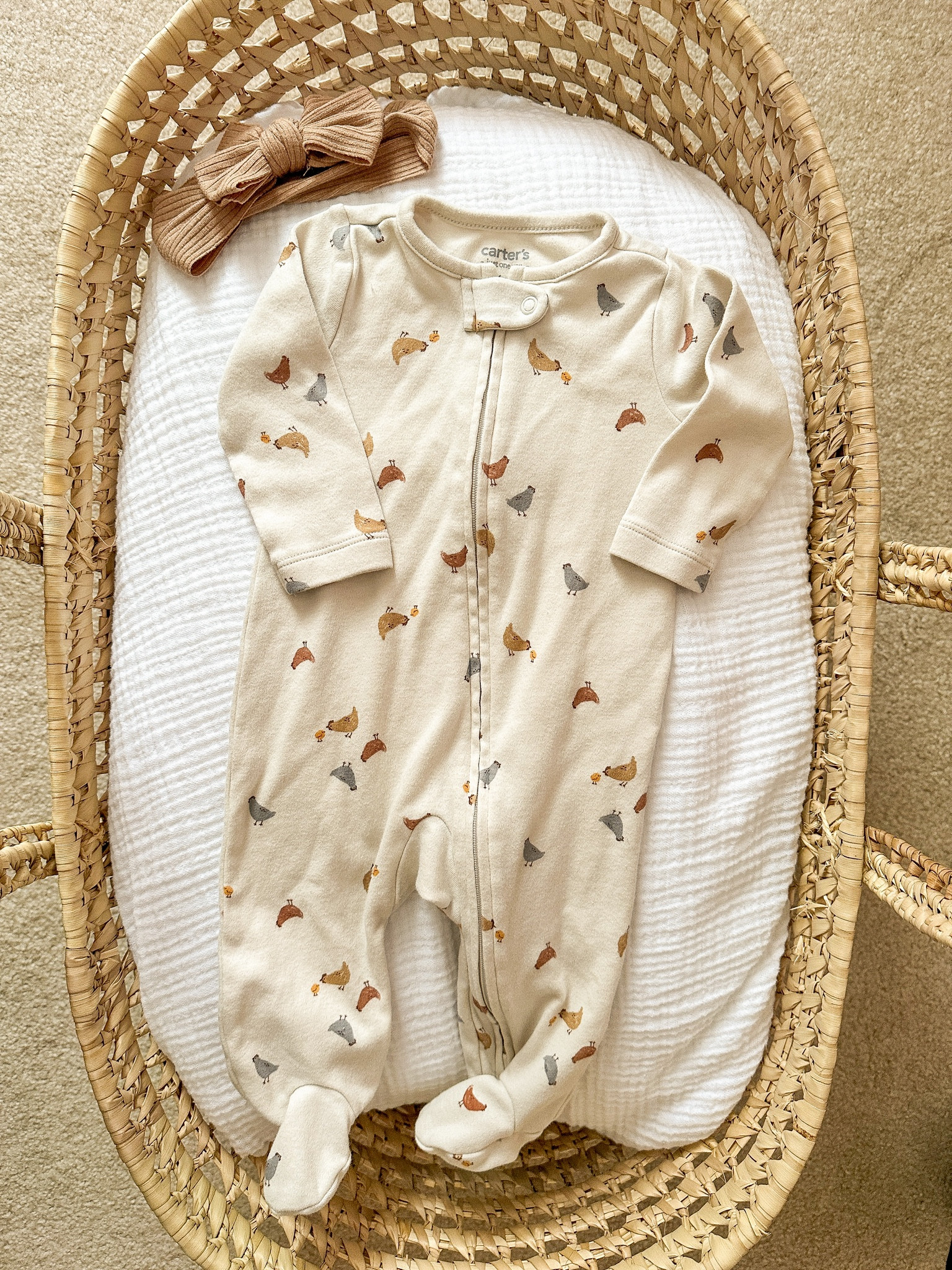 Gender neutral chicken baby onesie 🐓

#LTKfindsunder50 #LTKbaby #LTKGiftGuide