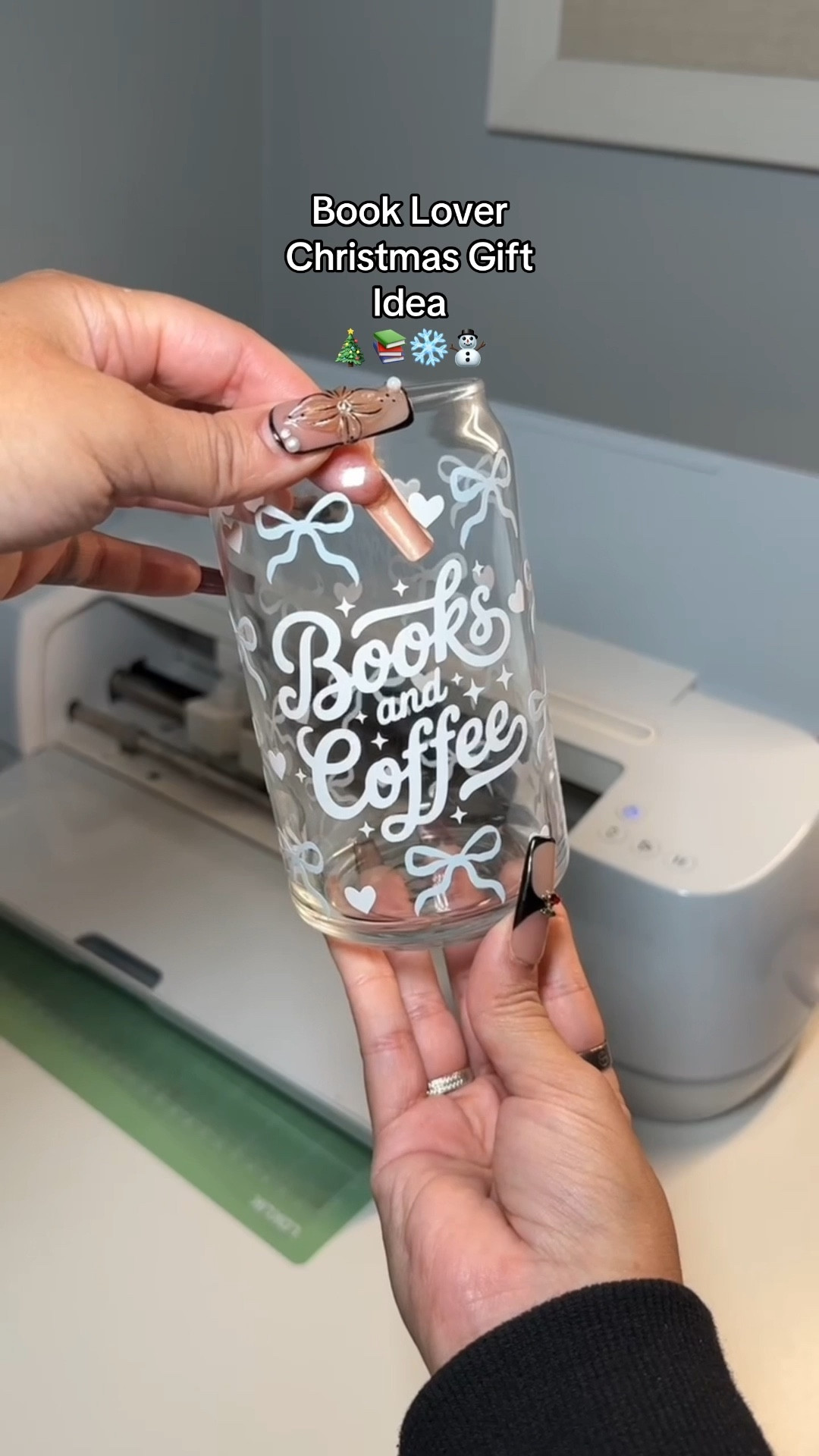 Books and Coffee Cup | christmas gift ideas | bookish christmas | gifts for book lovers 

#LTKSeasonal #LTKGiftGuide #LTKHoliday