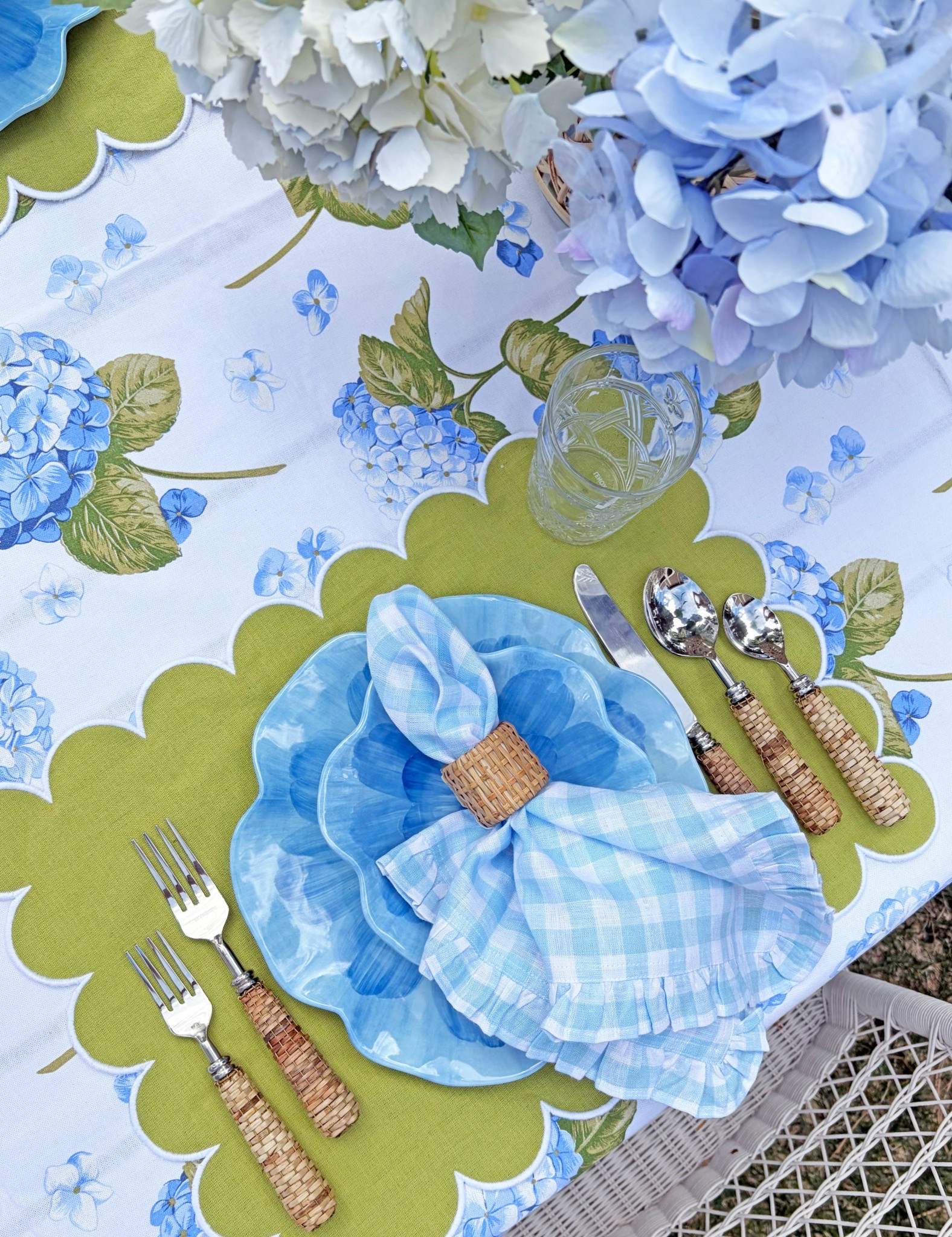  #AD @wayfair has everything you need to set the table for company this summer! Take brunch outdoors with their beautiful melamine dishes, vibrant colors, and fun patterns!

#wishyouwerehere #outdoor #Wayfair #WayfairPartner

#LTKHome