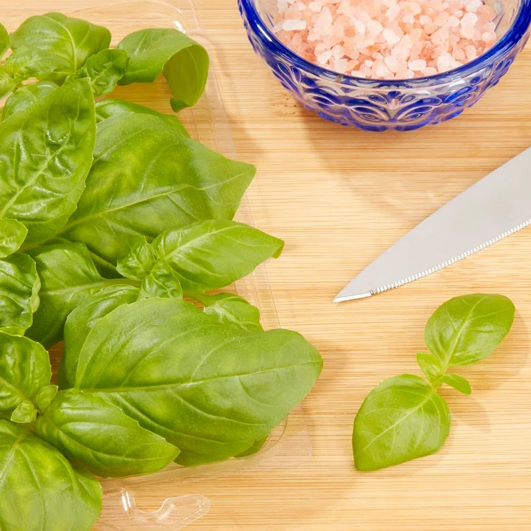 Fresh Basil, 0.5 oz Clamshell | Walmart (US)