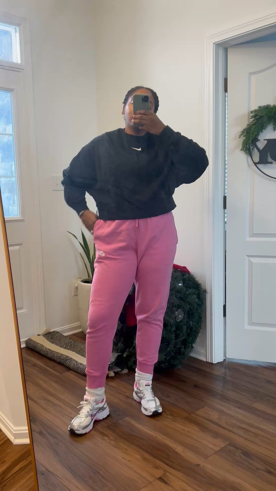 Cozy Nike fit to run weekend errands or drop off/pick up!

#LTKmomlife #LTKdayinmylife #LTKgrwm