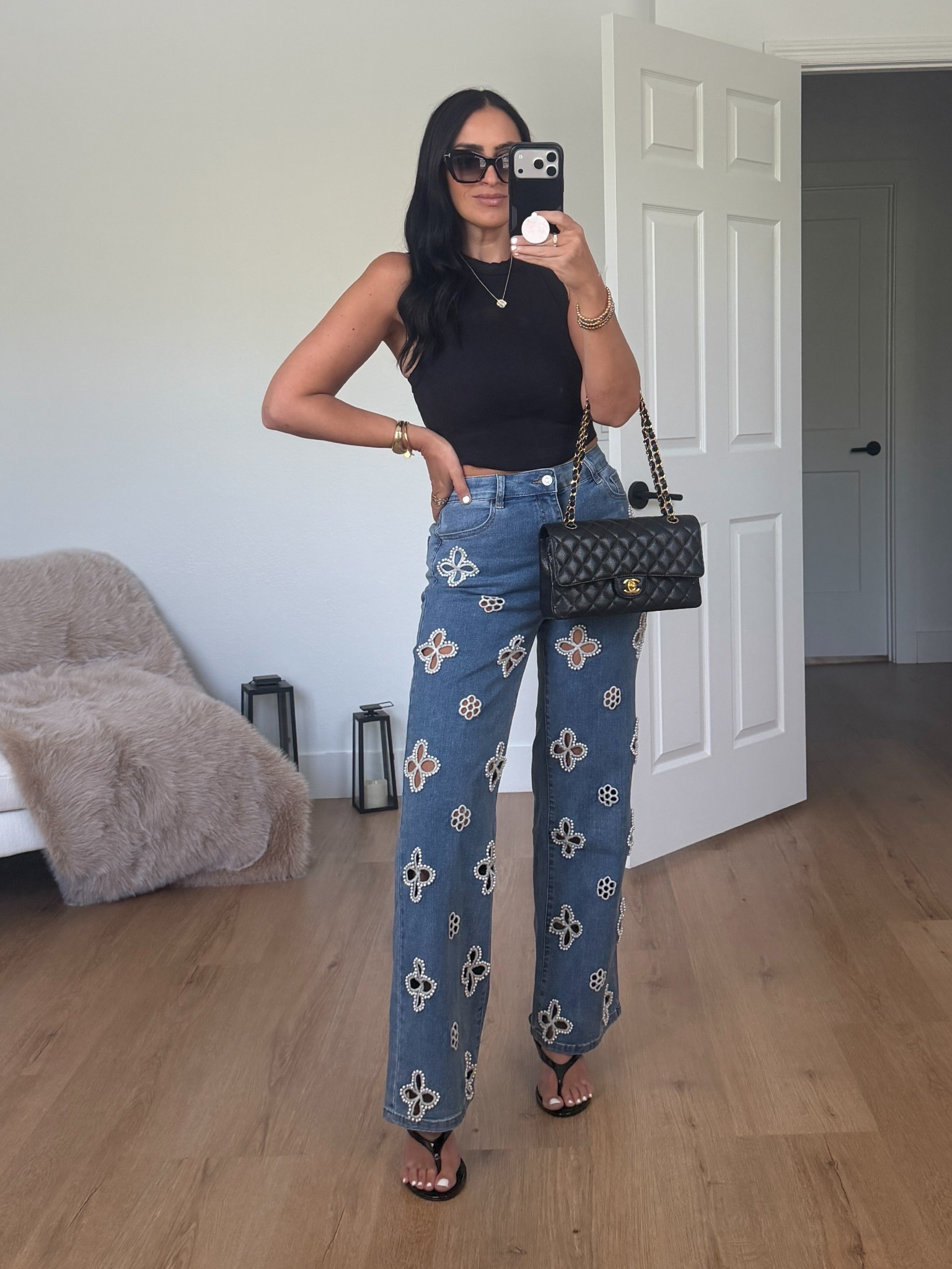 Vitamin a black daybreak essentials crop tank wearing size small 

The noli shop Kaia pearl high rise jeans wearing size 27